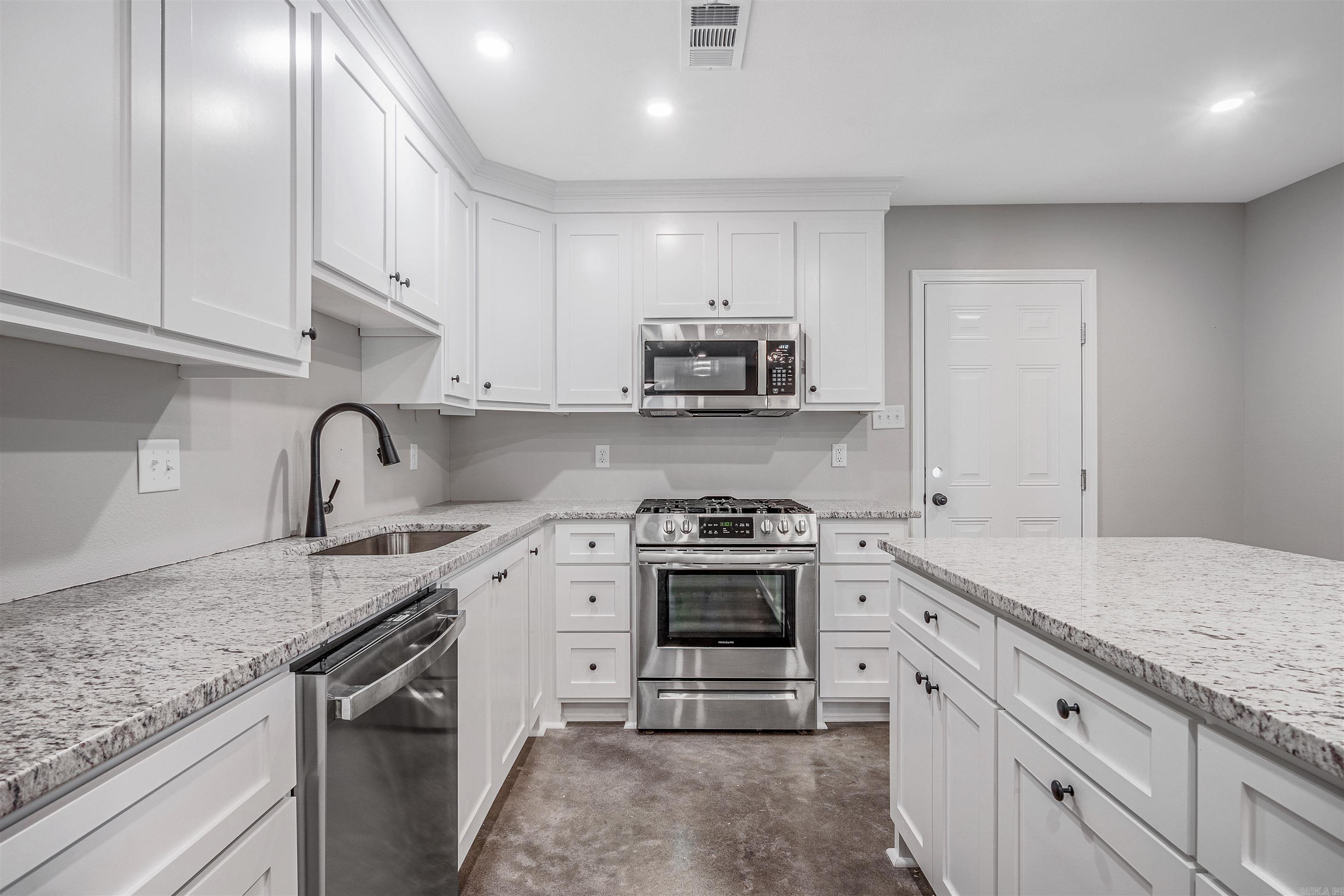 ARBOR OAKS - Residential