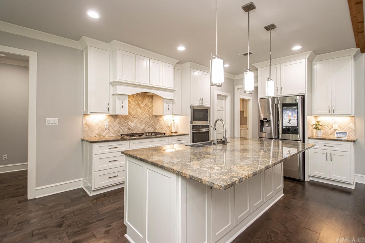 CHENAL VALLEY EPERNAY PLACE - Residential