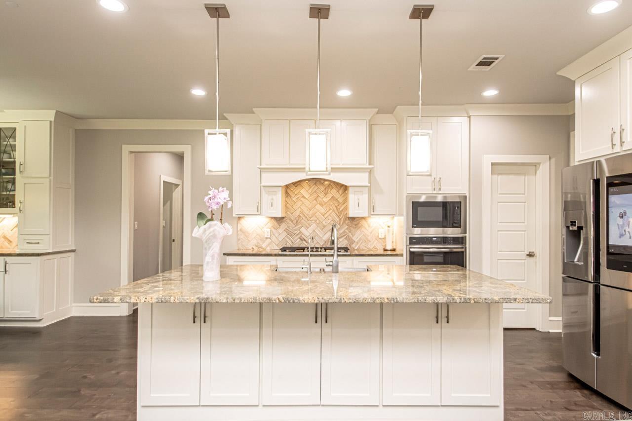 CHENAL VALLEY EPERNAY PLACE - Residential