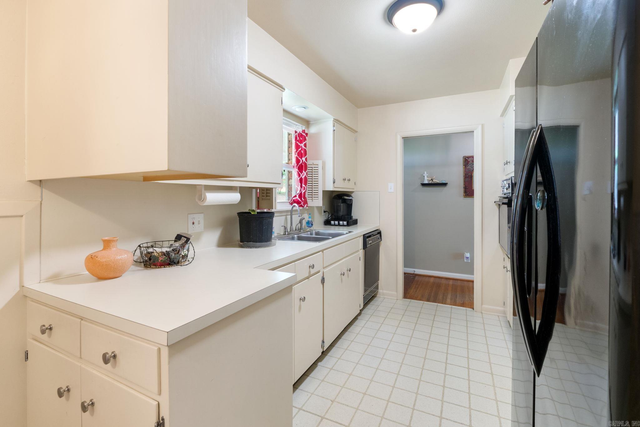 HALL PLAZA - Residential