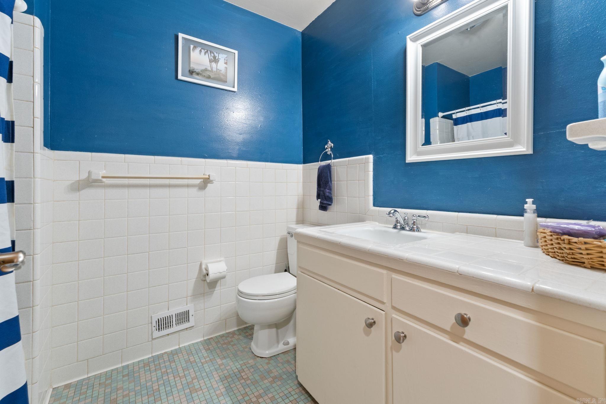 HALL PLAZA - Residential