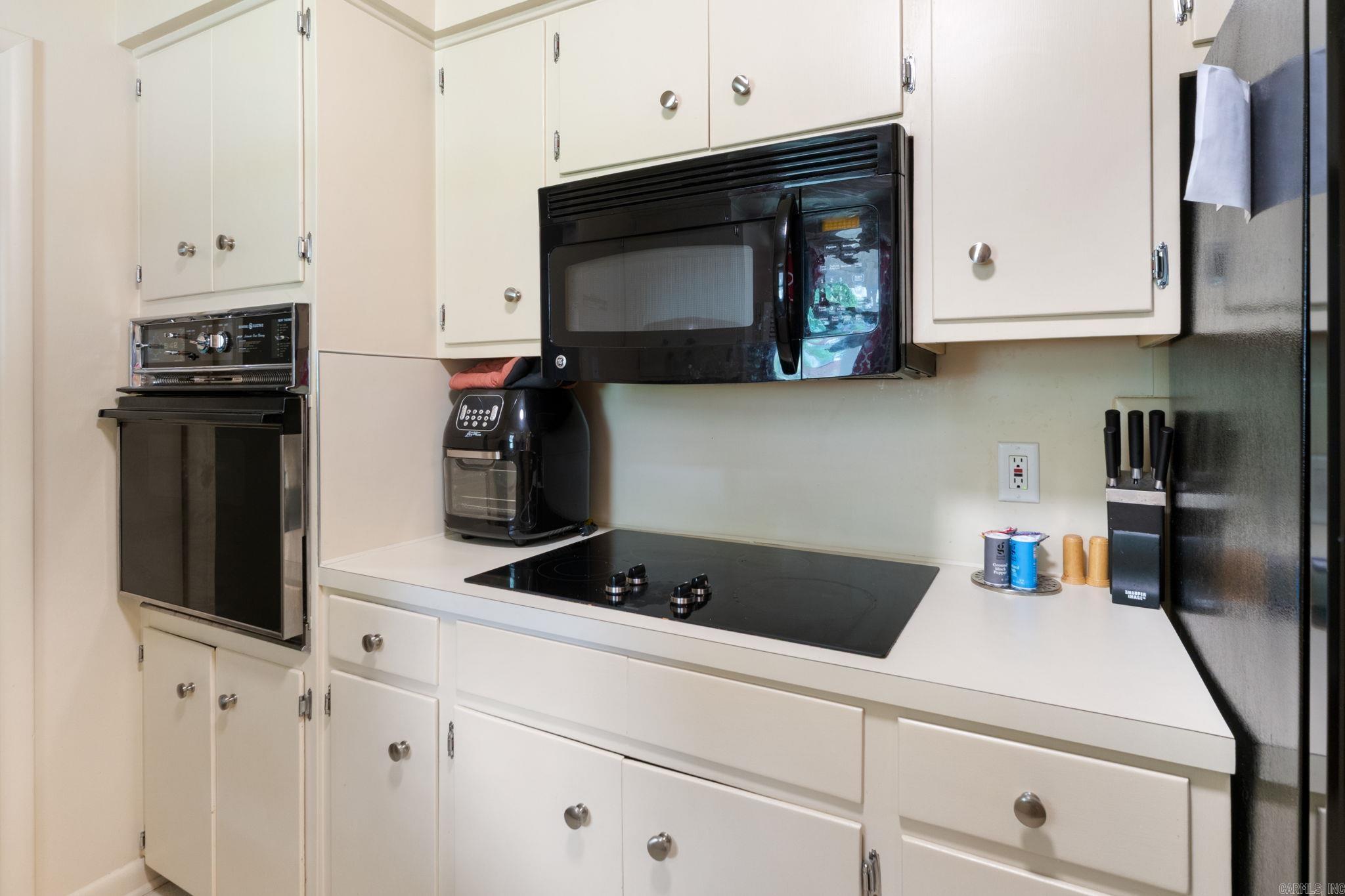 HALL PLAZA - Residential