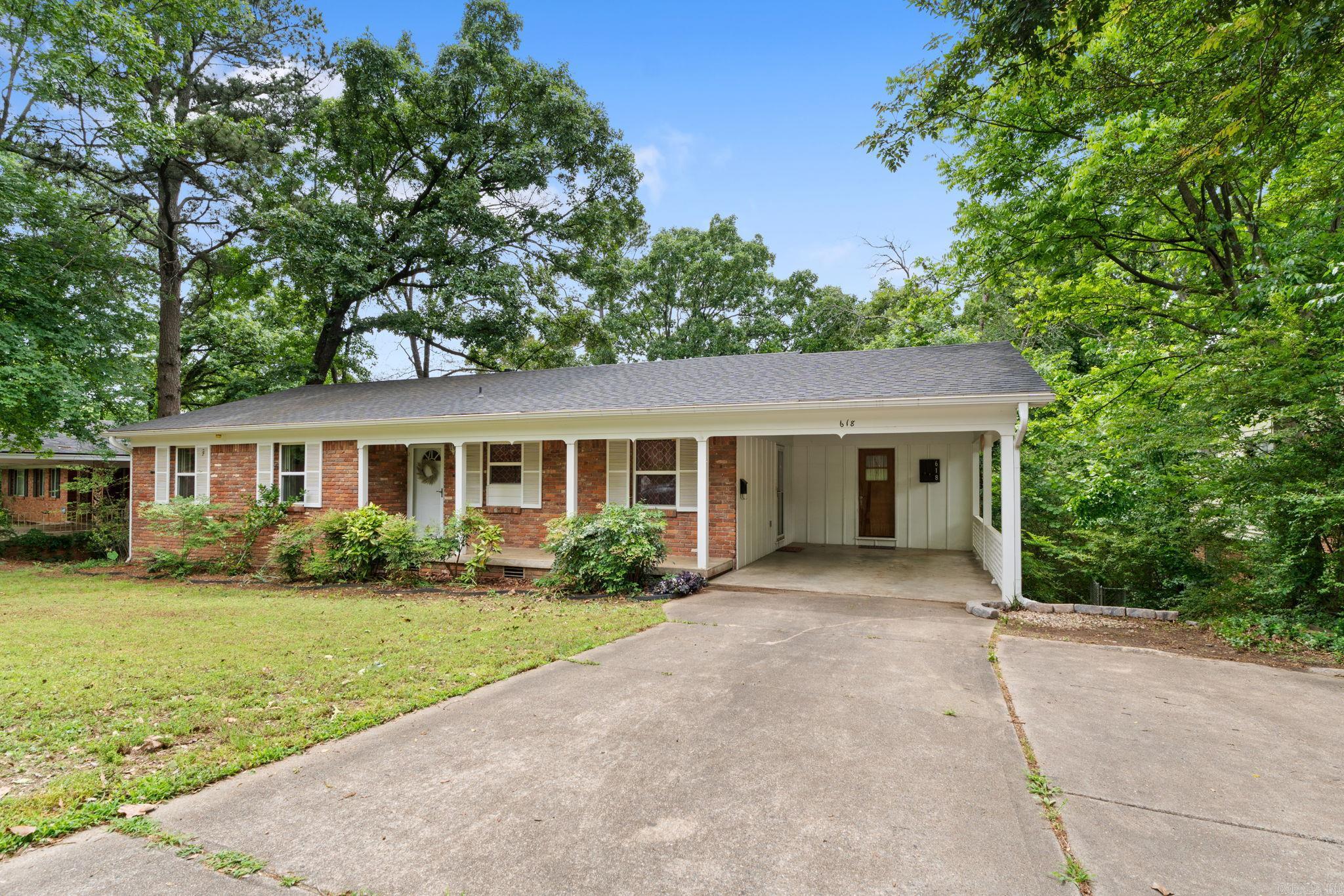 HALL PLAZA - Residential
