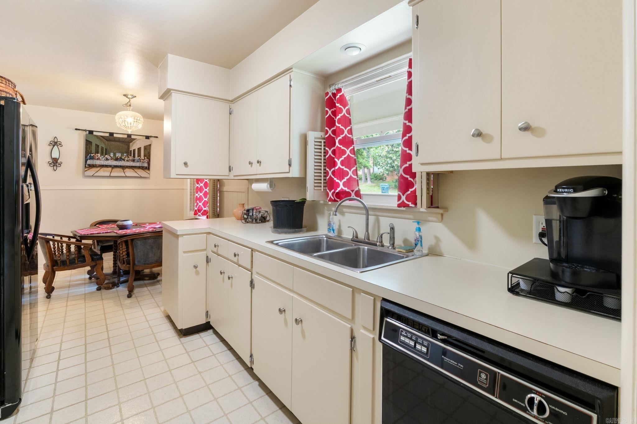 HALL PLAZA - Residential