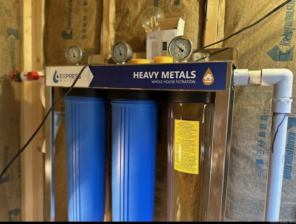 MIDDLE FORK ACRES - Land