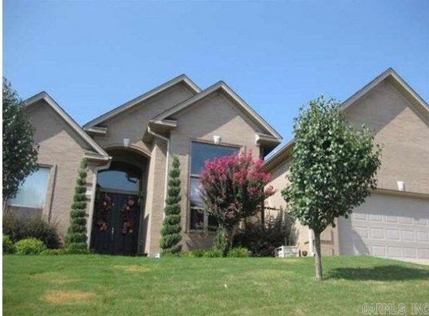 See Show/Agent Remarks Located at 803 Parliament is a GREAT 4br/2ba House for Rent in Little Rock's Villages of Wellington with approx 2082 SQ FT,Kitchen is furnished with granite counters, island, side by side fridge, wall ovens, smooth top range, micro/vent hood & breakfast area. There is a separate dining room,Washer & Dryer are FURNISHED and in a separate utility room