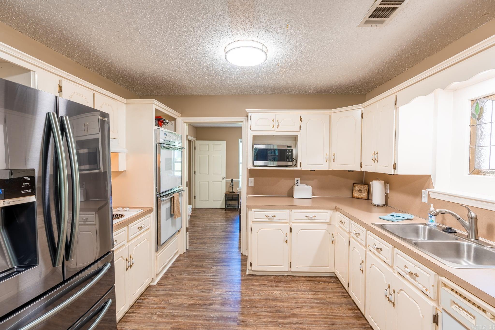 RAINBOW ISLAND - Residential