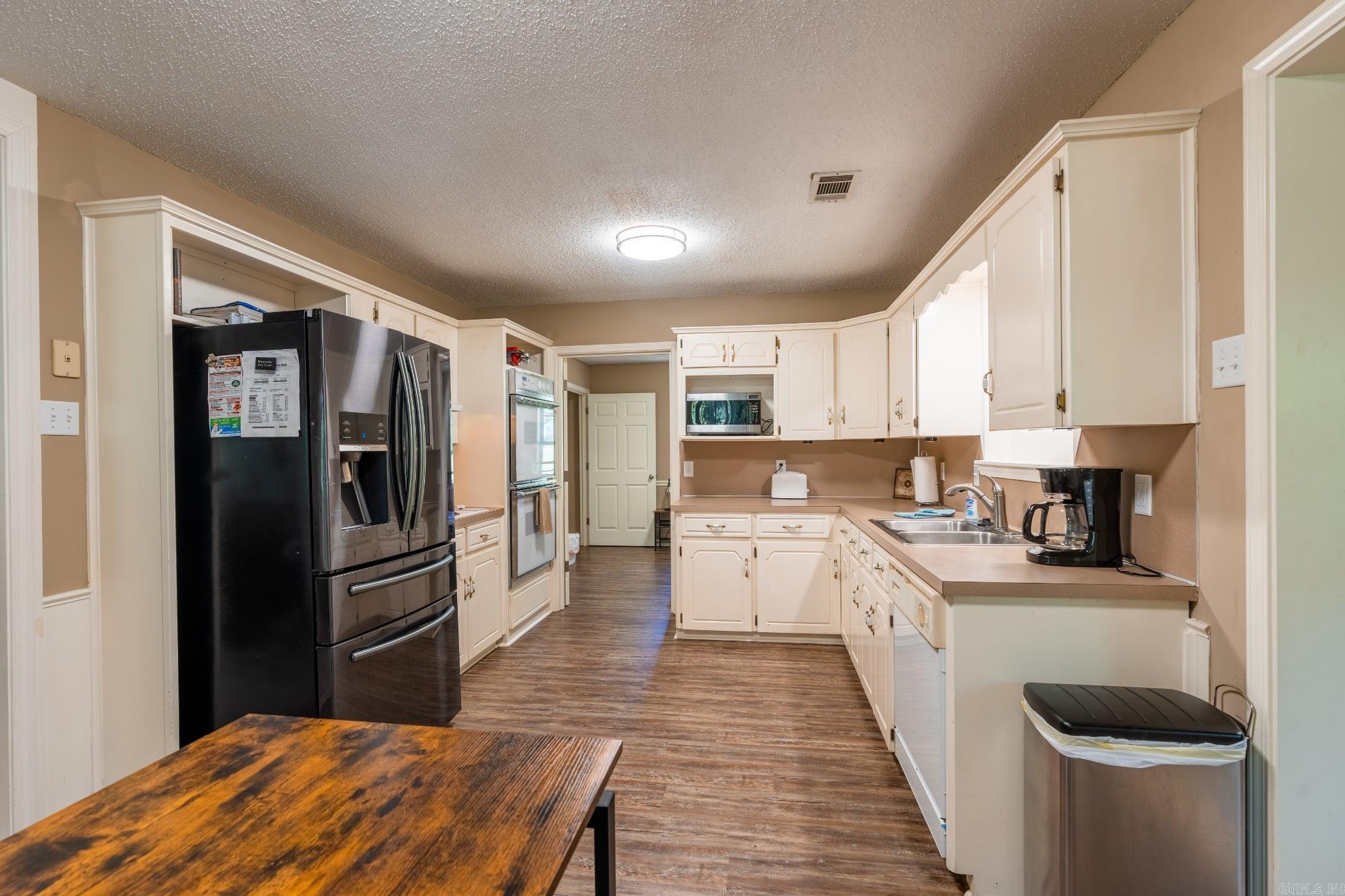 RAINBOW ISLAND - Residential