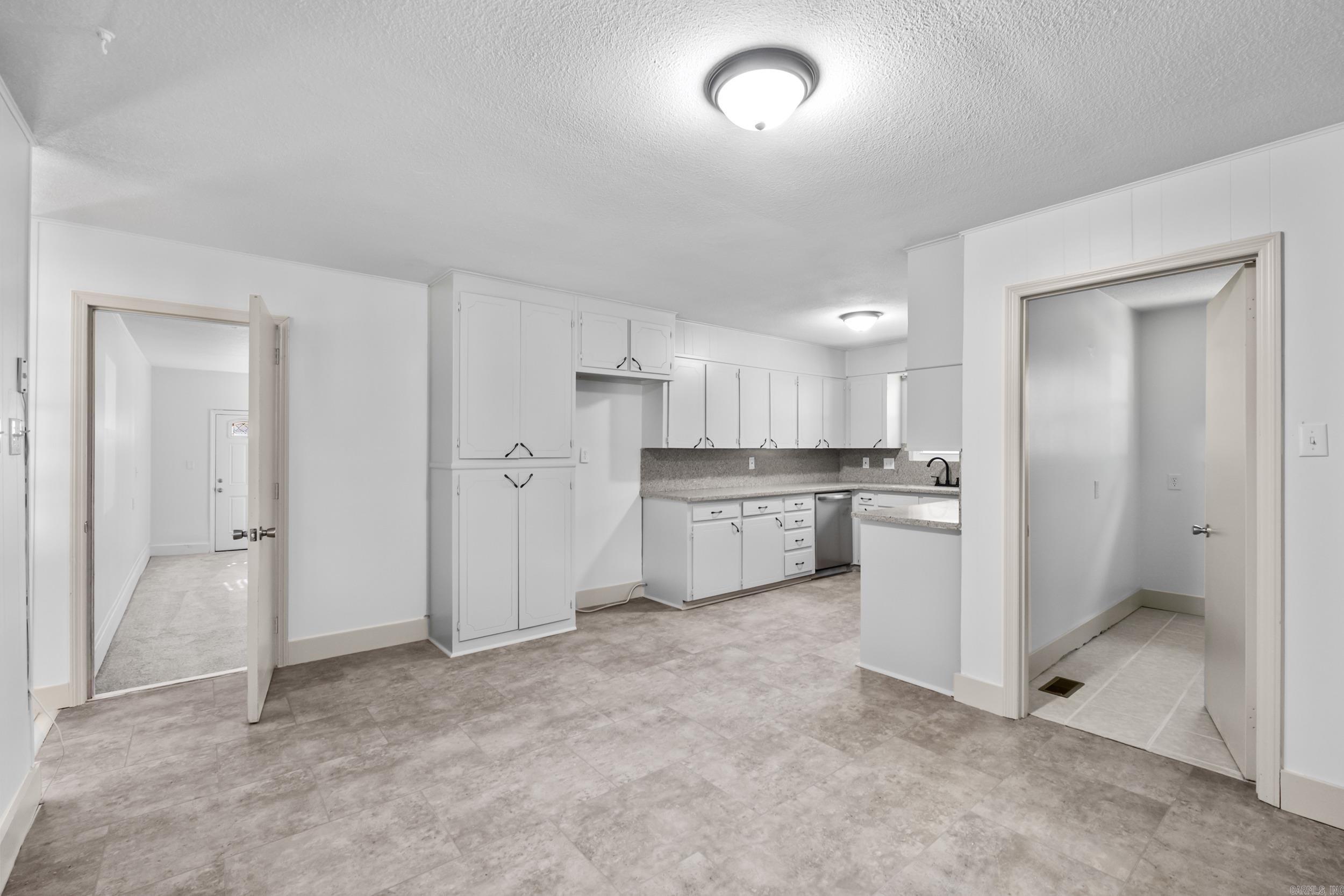 ARBOR OAKS - Residential