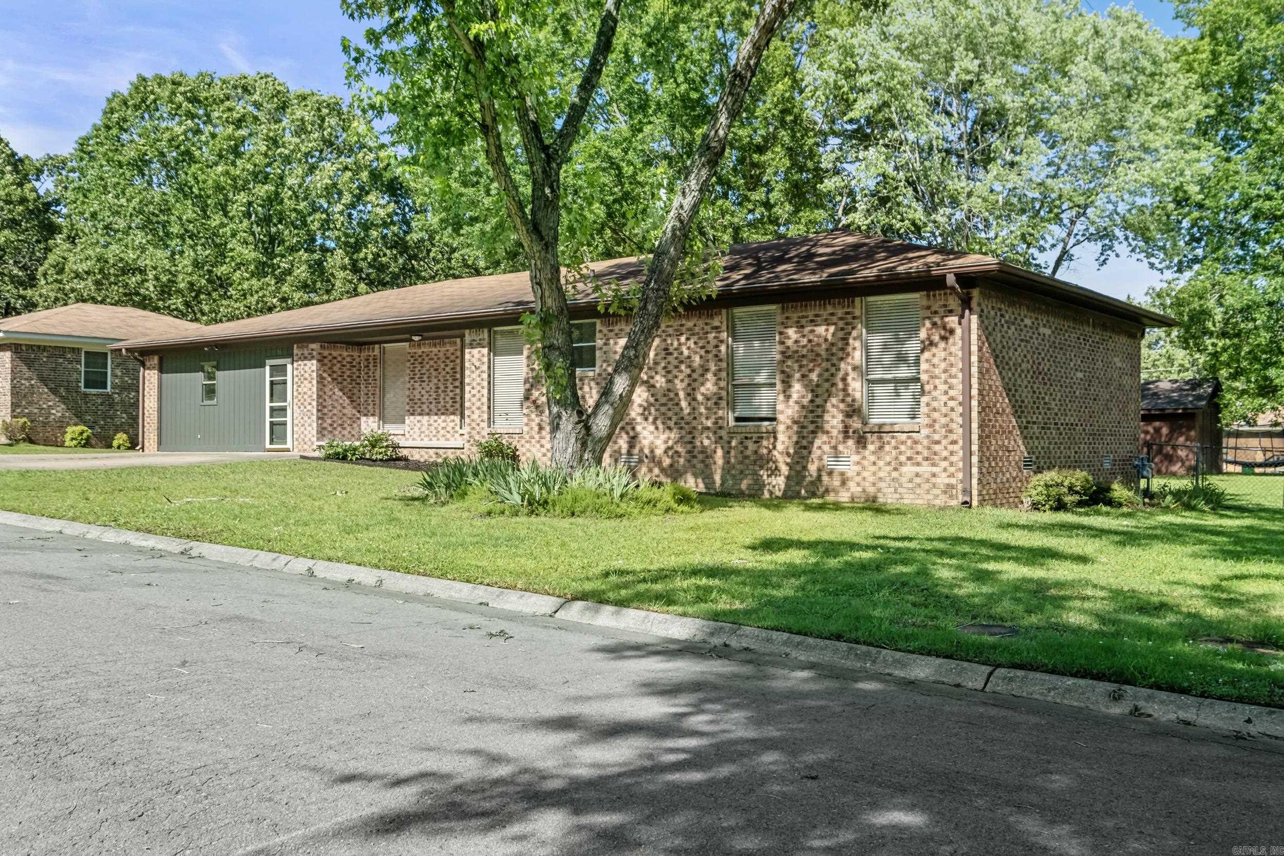 ARBOR OAKS - Residential