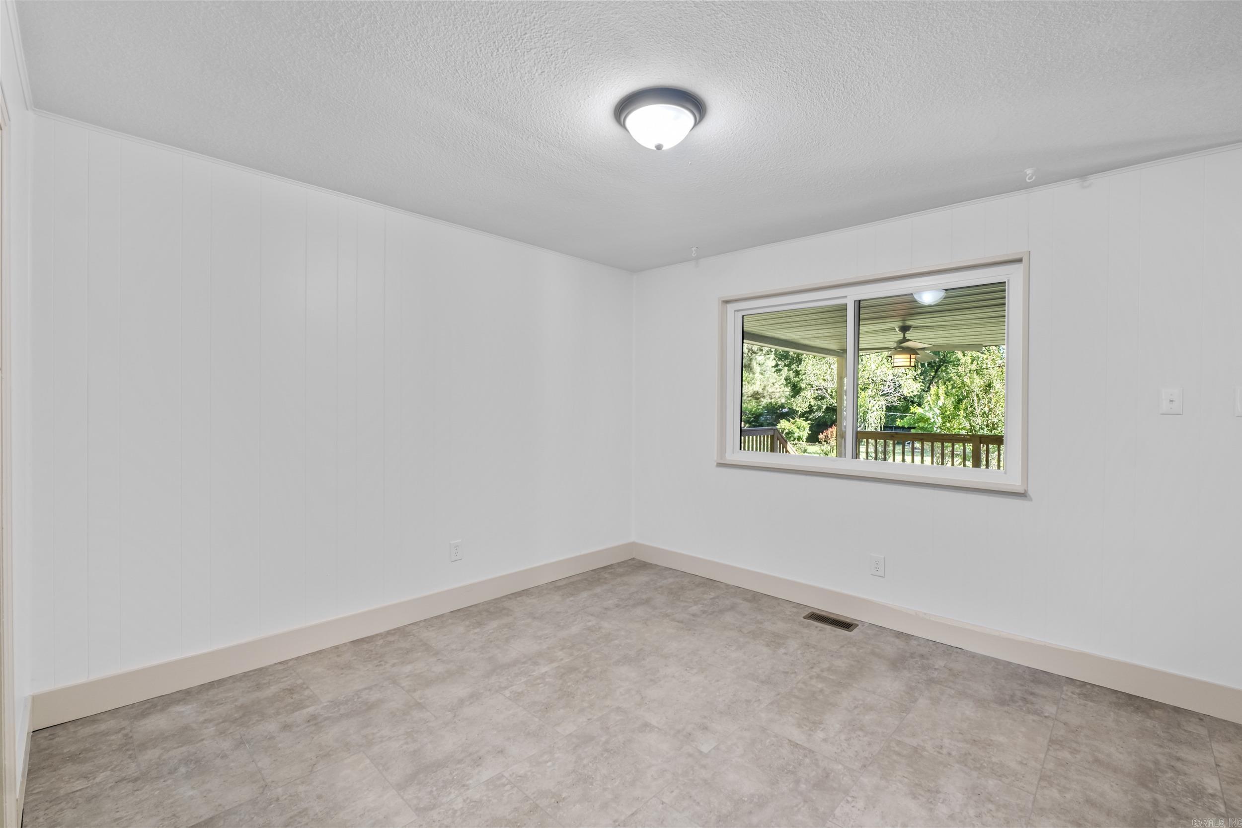 ARBOR OAKS - Residential