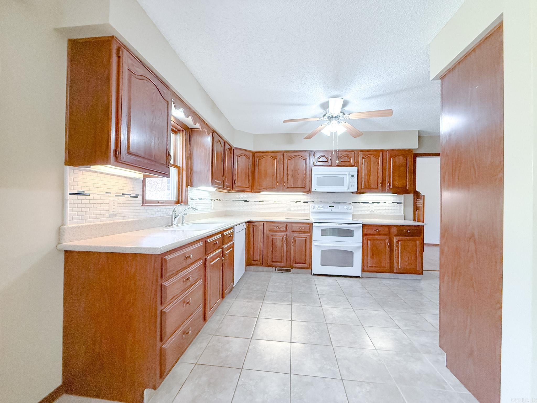 SOUTHERN MEADOWS ESTATE - Residential