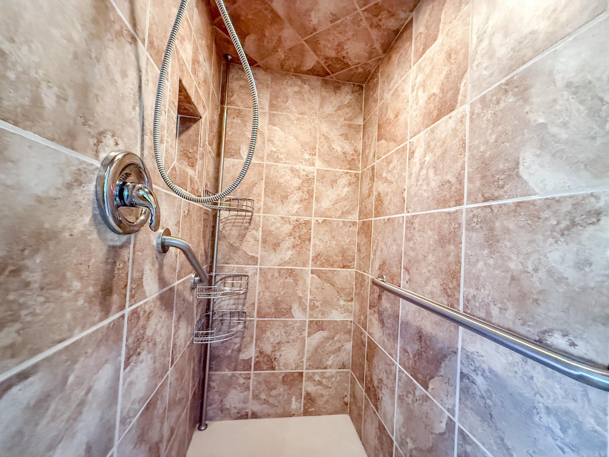 SOUTHERN MEADOWS ESTATE - Residential