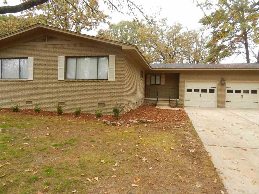 CHECK IT OUT! Beautifully redone home convenient to everything! New roof, HVAC, plumbing fixtures, Hot water heater, flooring, lighting, paint, appliances, granite...IT'S ALL DONE! SCHEDULE A SHOWING TODAY!!! Sq. Ft. approx. measuring encouraged.