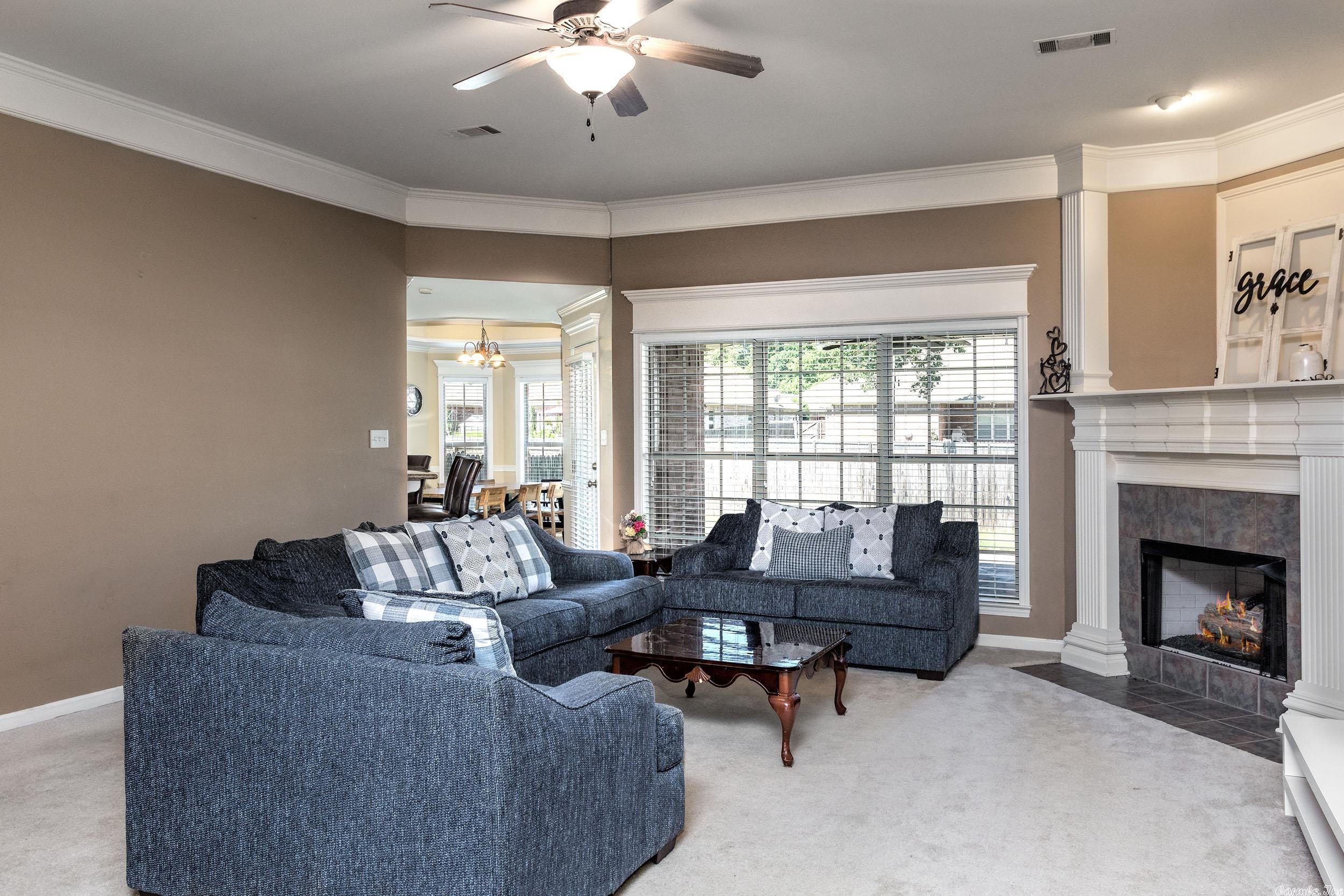 COUNTRY CLUB OF ARK THE - Residential