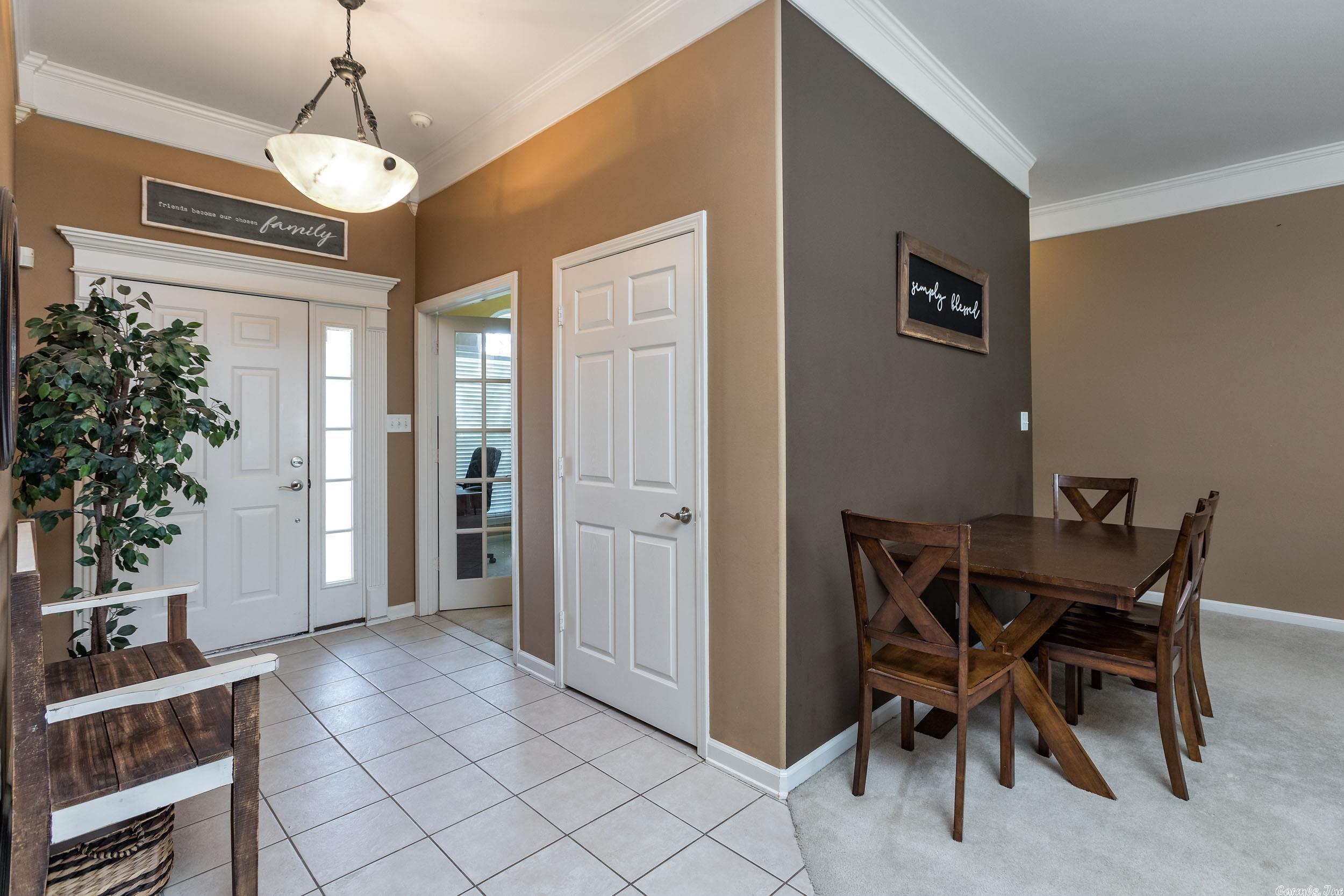 COUNTRY CLUB OF ARK THE - Residential