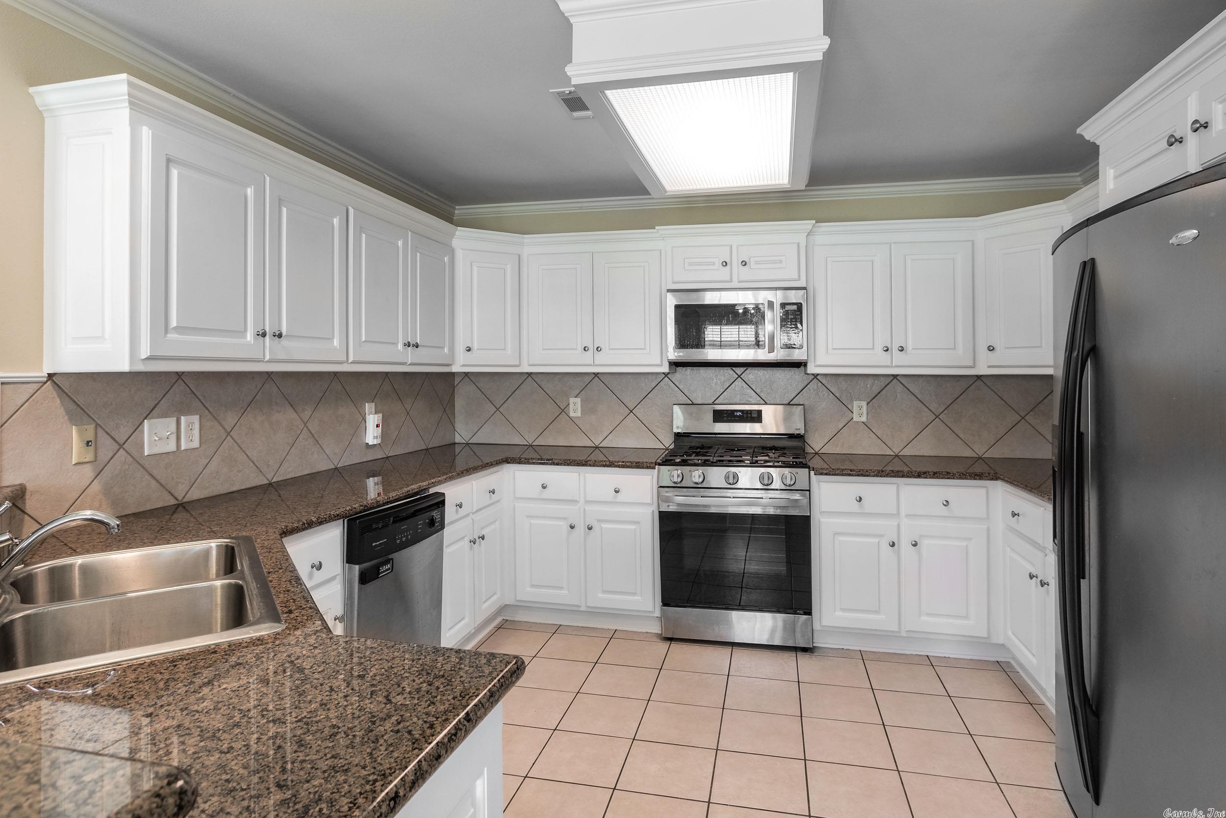 COUNTRY CLUB OF ARK THE - Residential