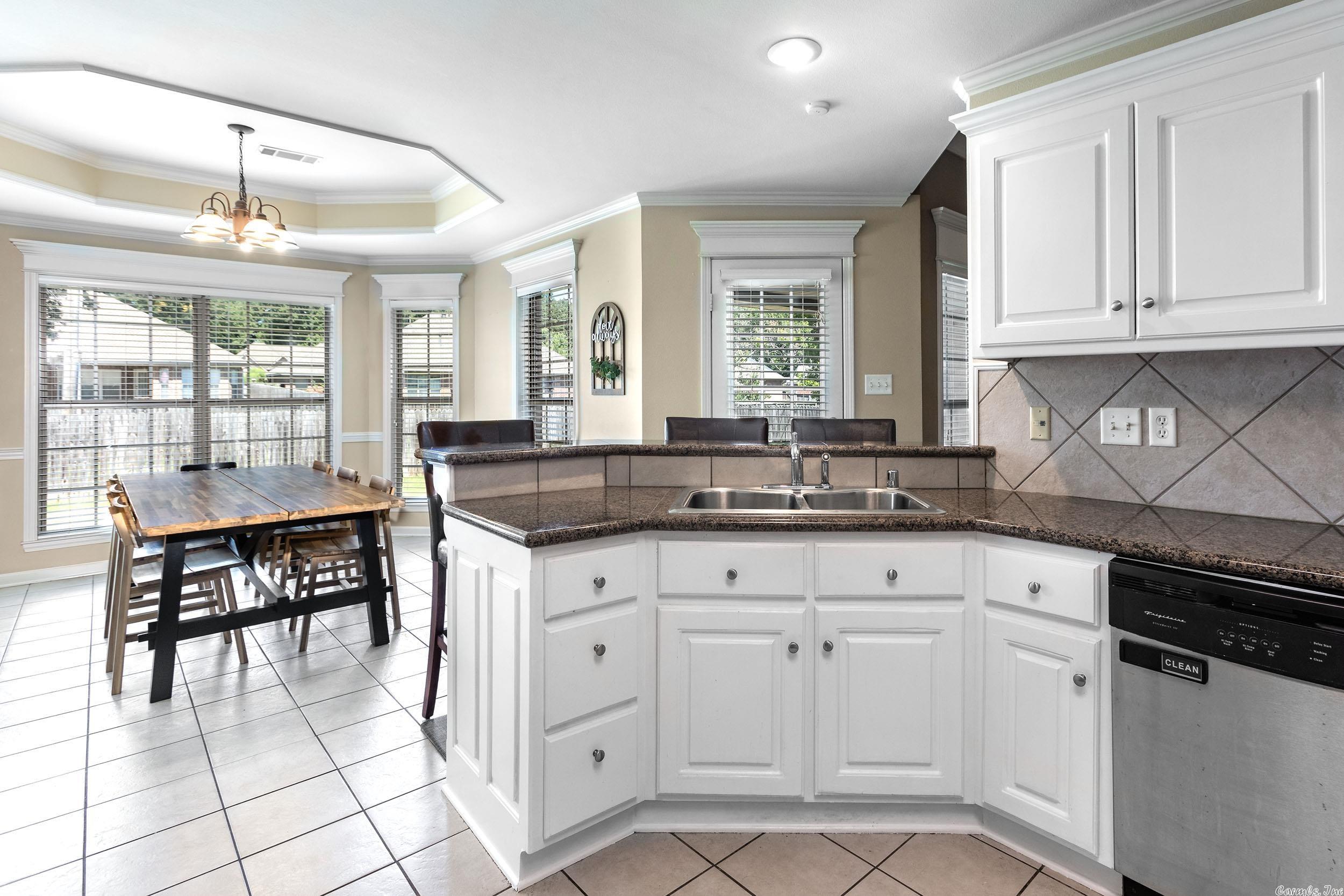 COUNTRY CLUB OF ARK THE - Residential