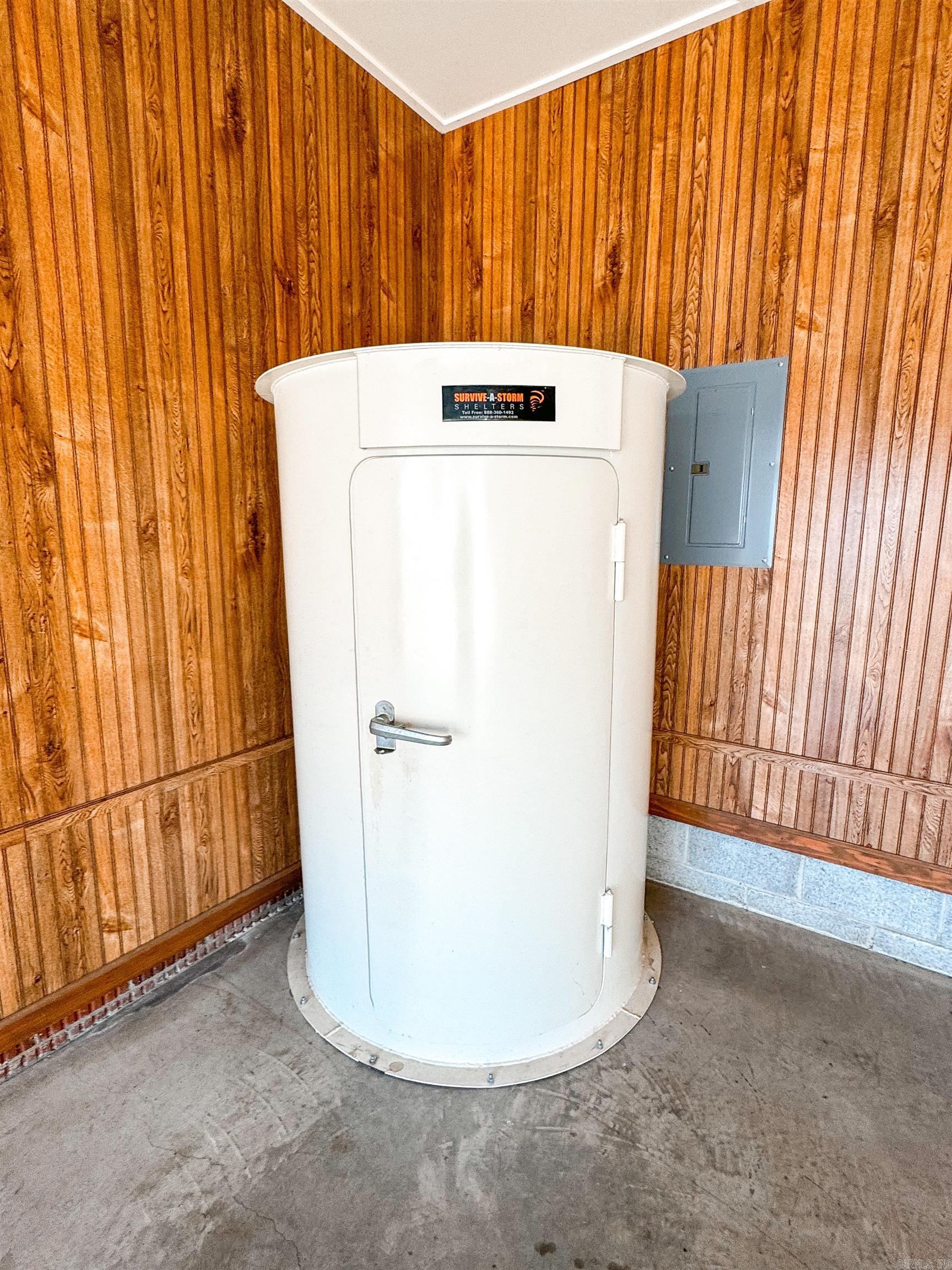 RIVER OAKS TRACE - Residential