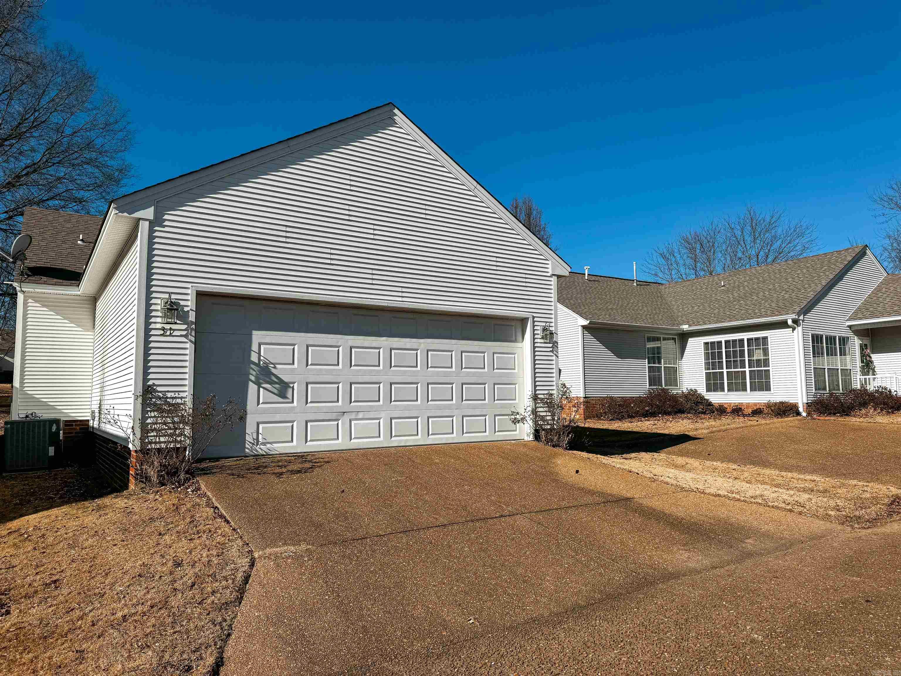 RIVER OAKS TRACE - Residential