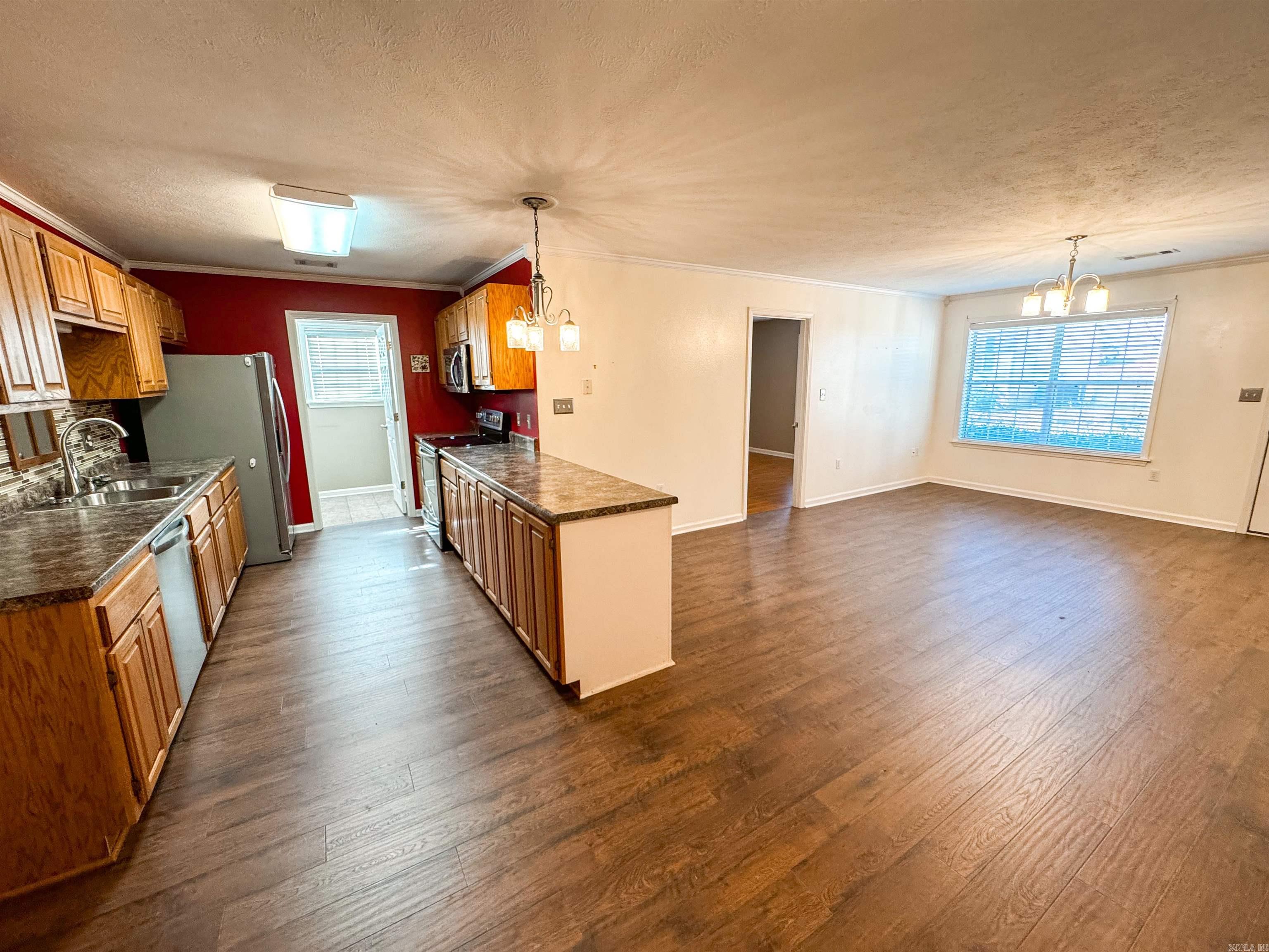 RIVER OAKS TRACE - Residential