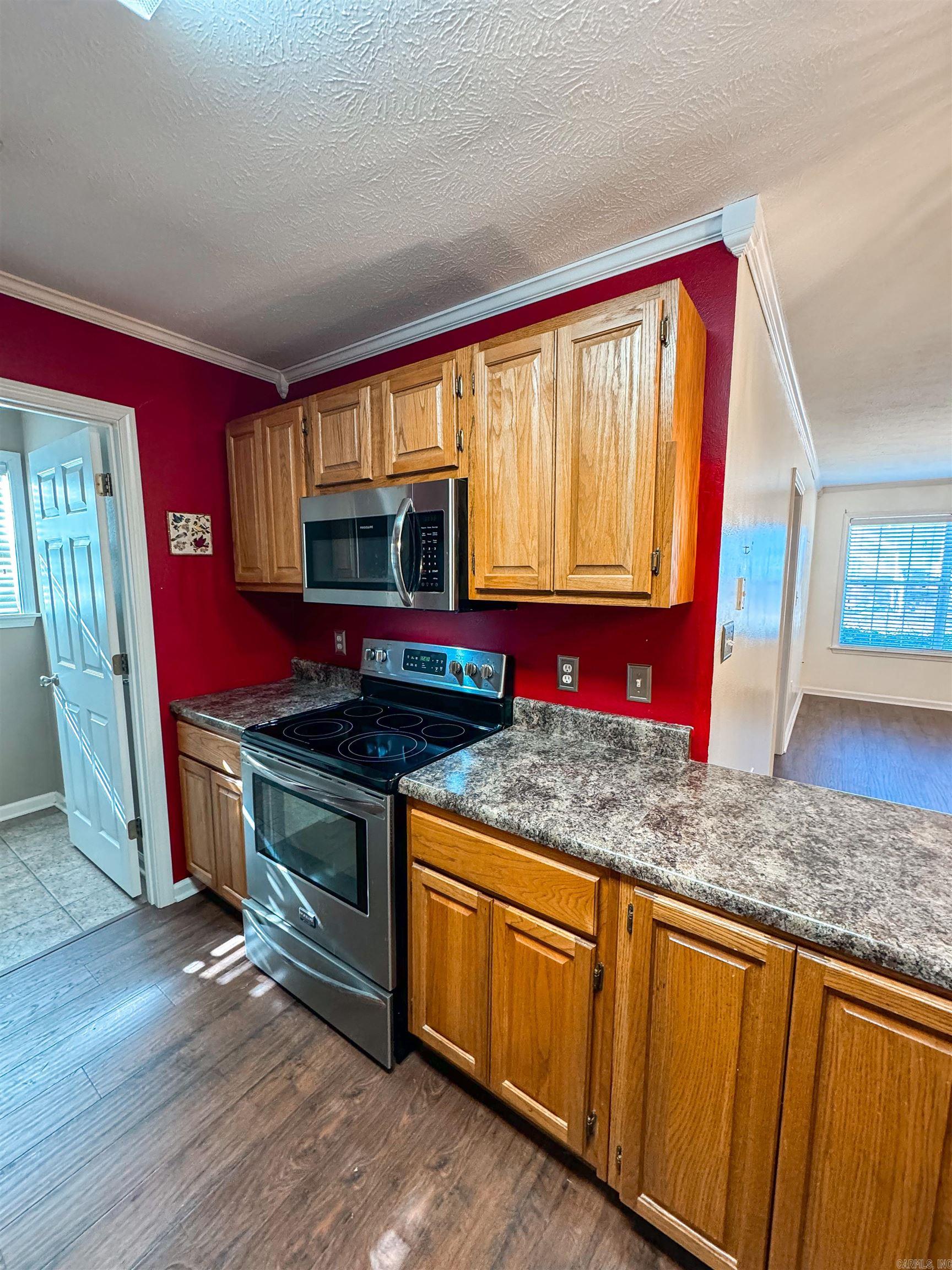 RIVER OAKS TRACE - Residential