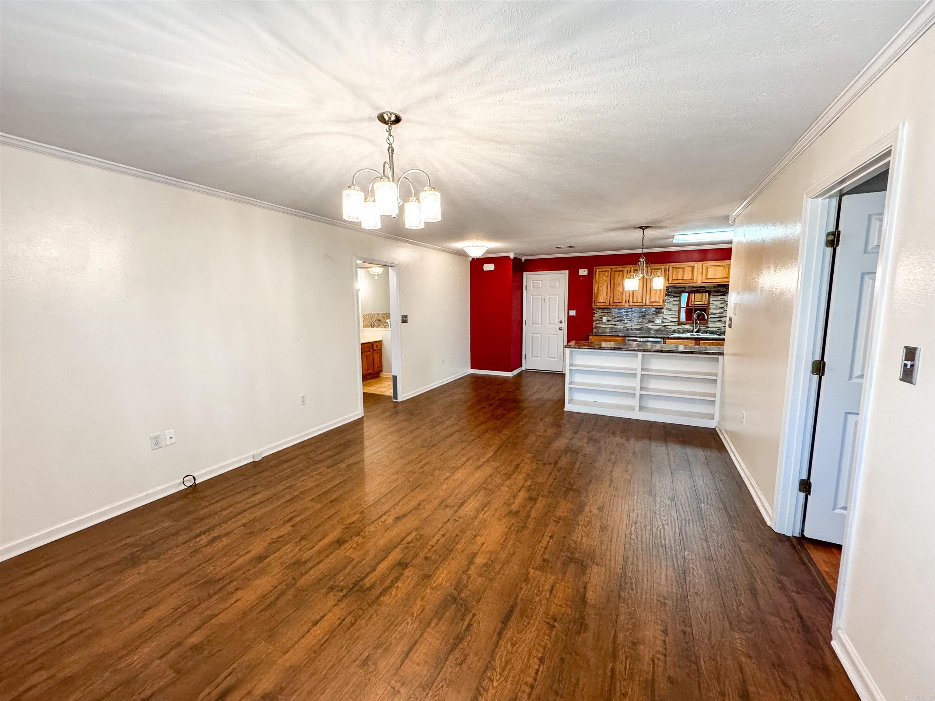 RIVER OAKS TRACE - Residential