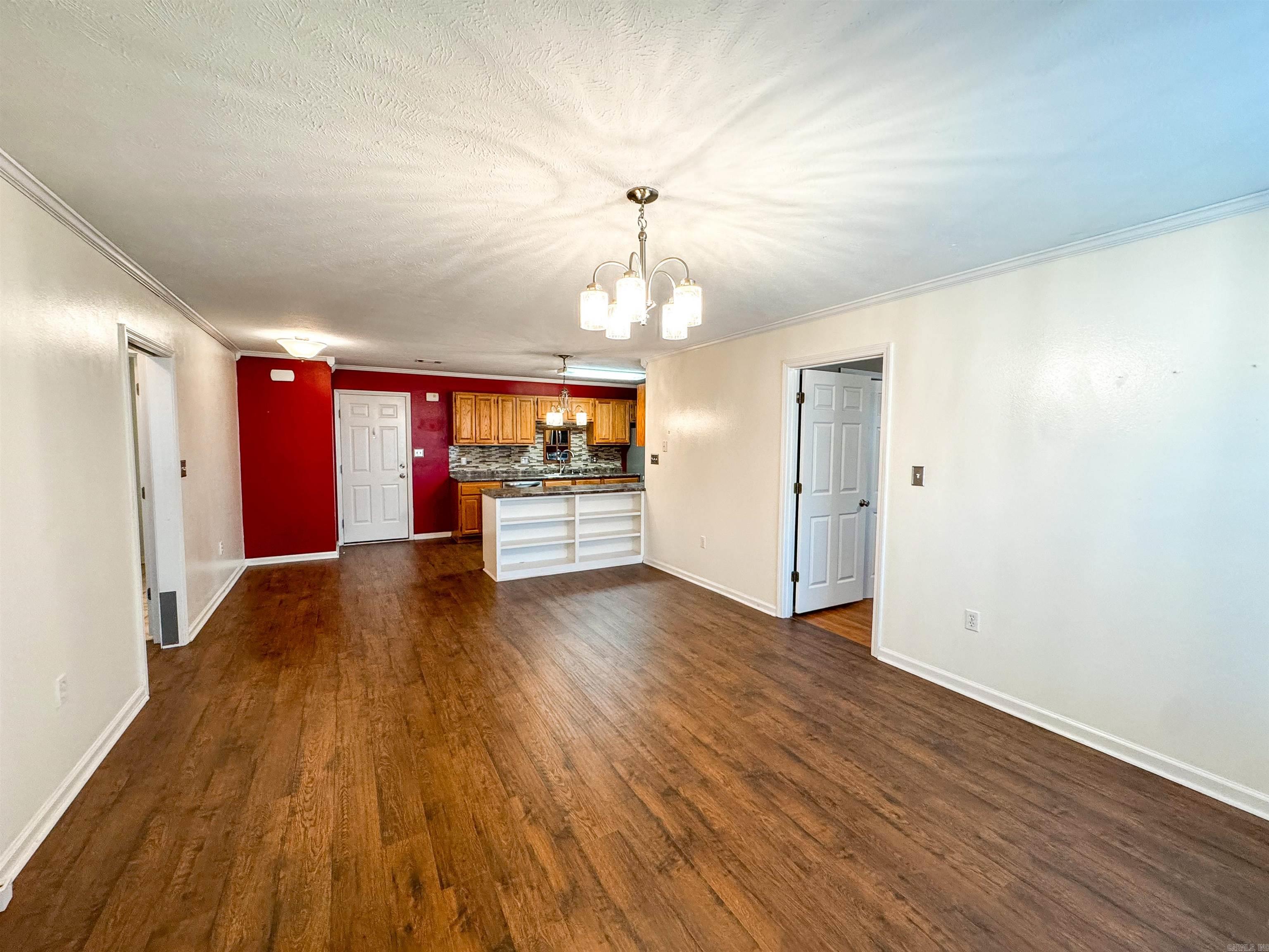 RIVER OAKS TRACE - Residential