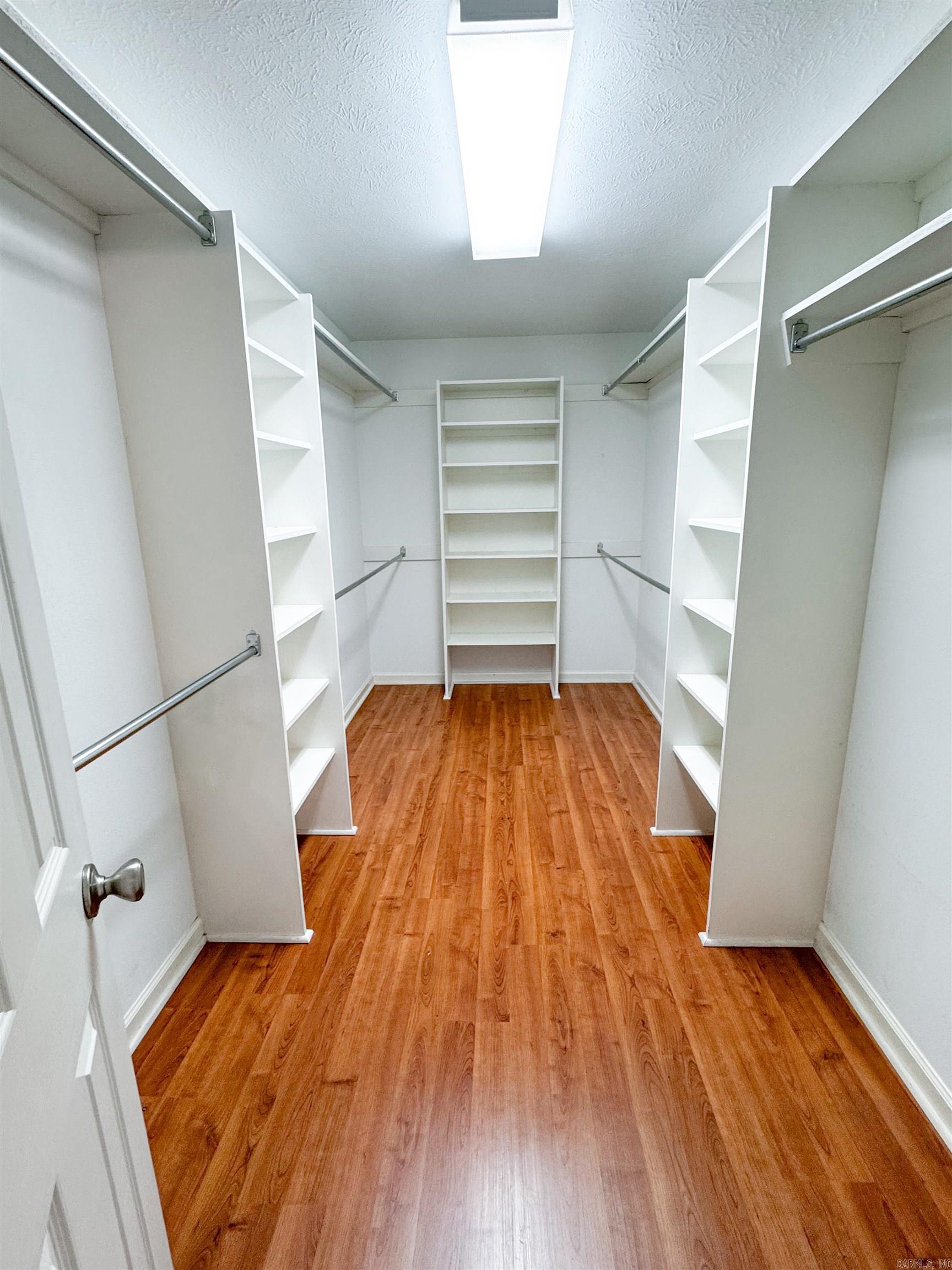 RIVER OAKS TRACE - Residential