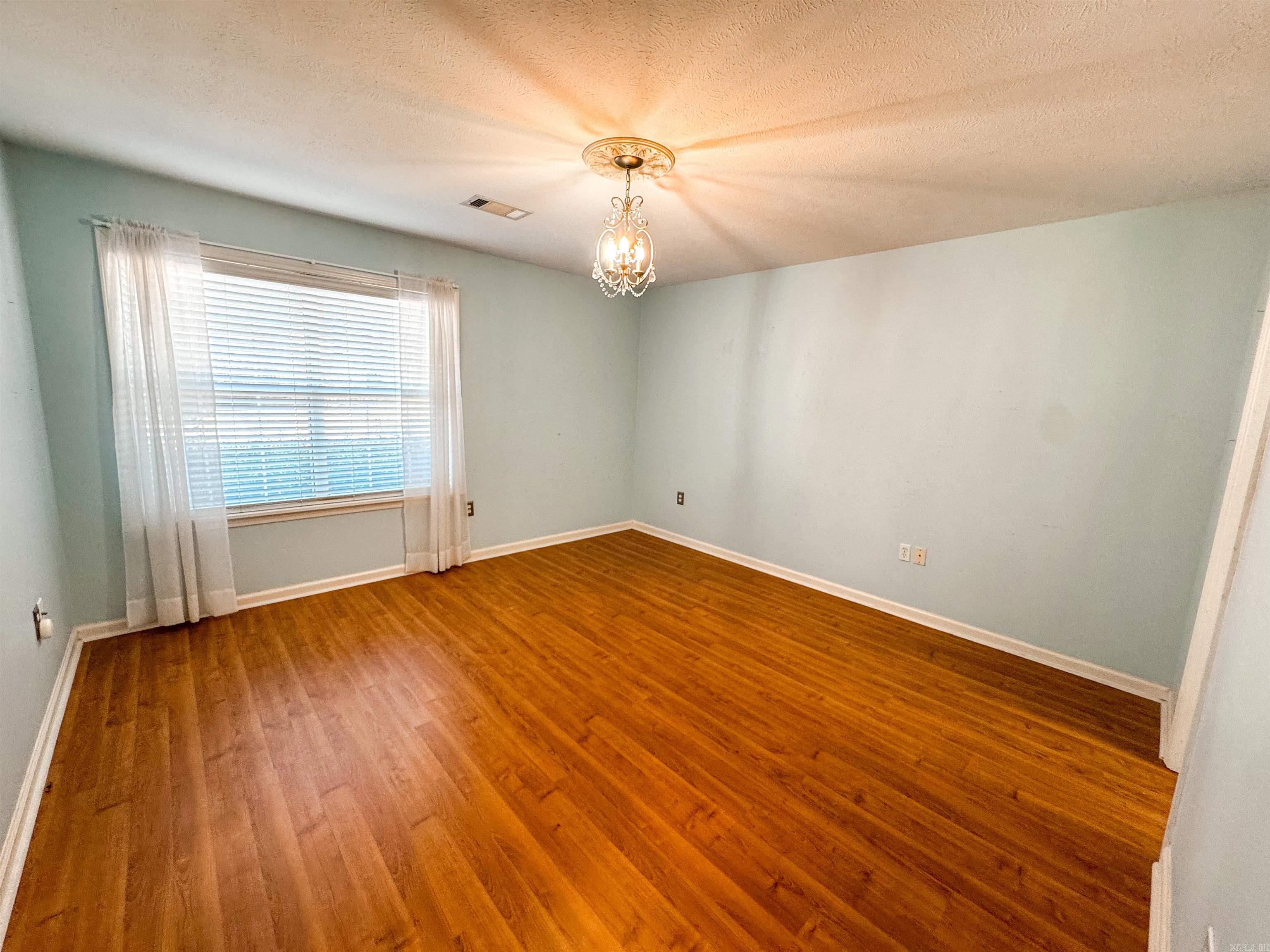 RIVER OAKS TRACE - Residential