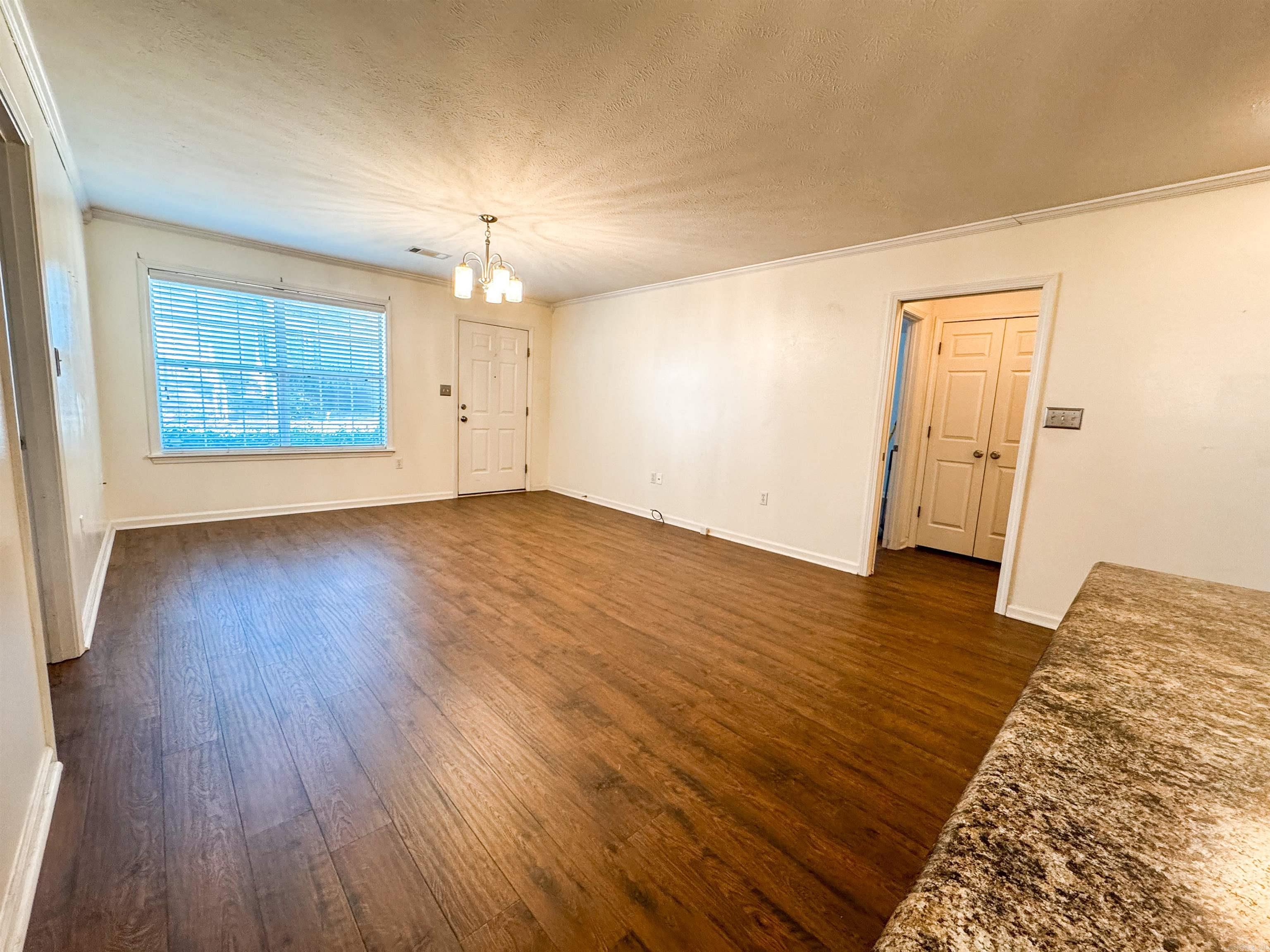 RIVER OAKS TRACE - Residential