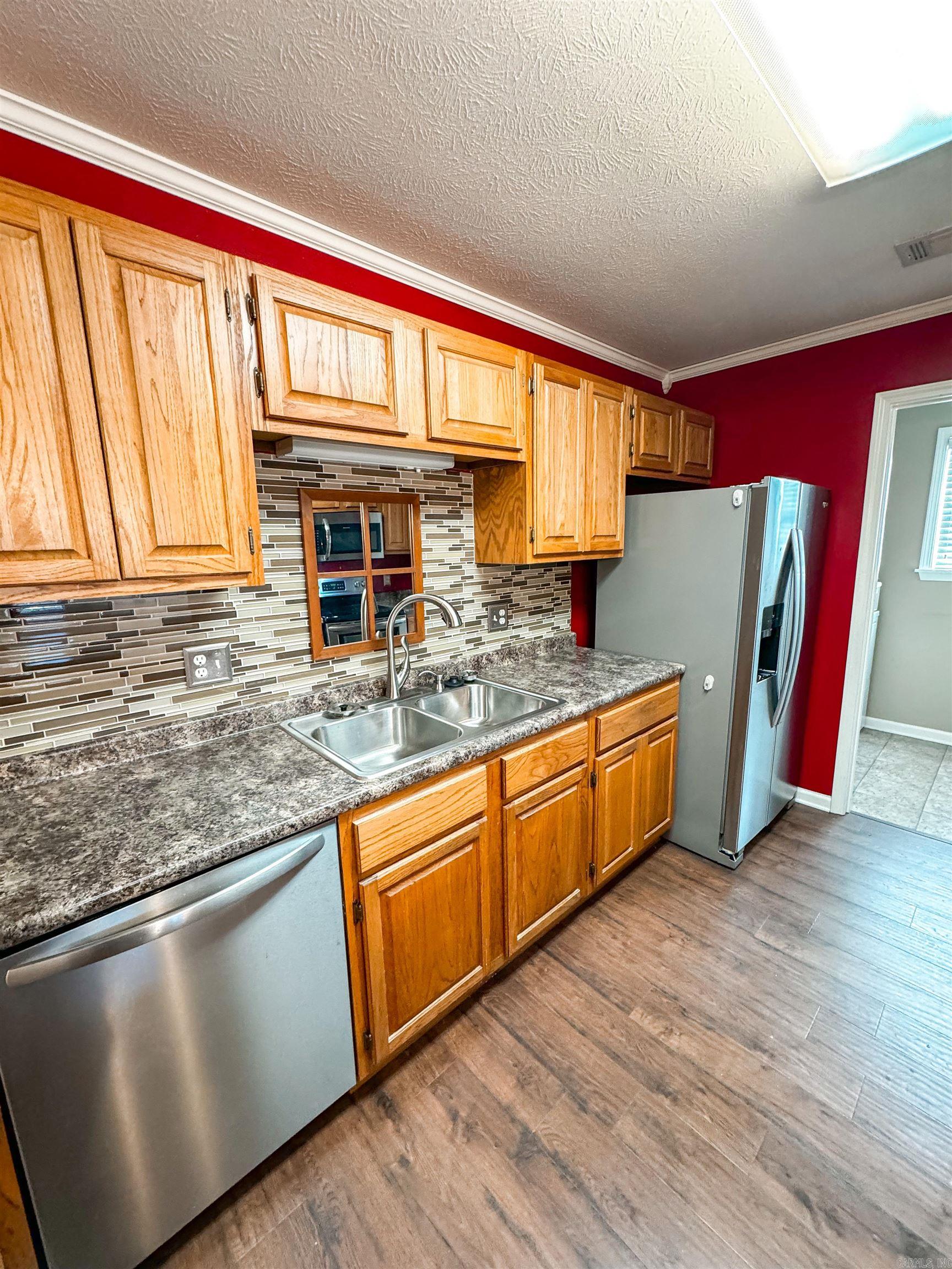 RIVER OAKS TRACE - Residential