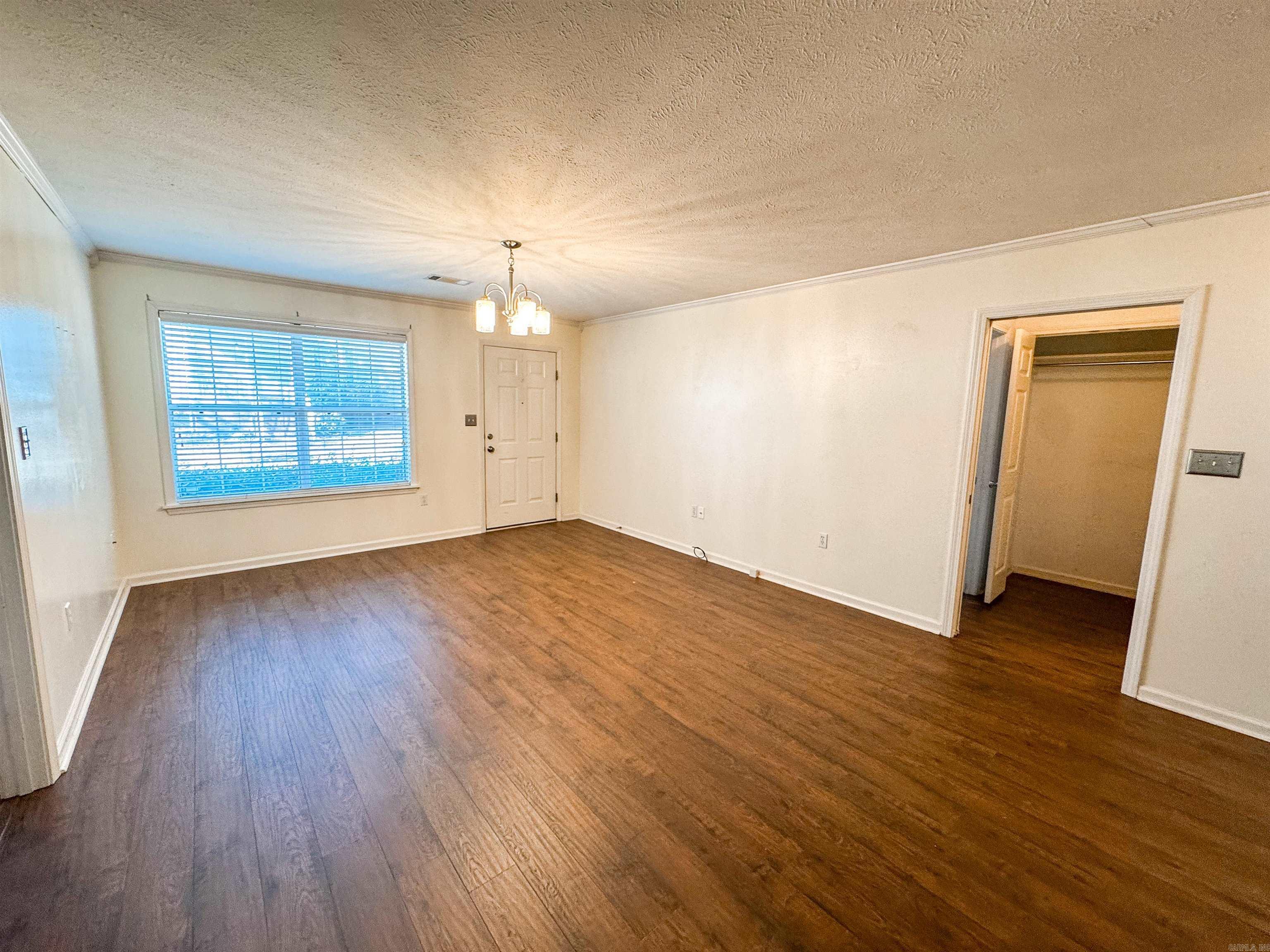 RIVER OAKS TRACE - Residential