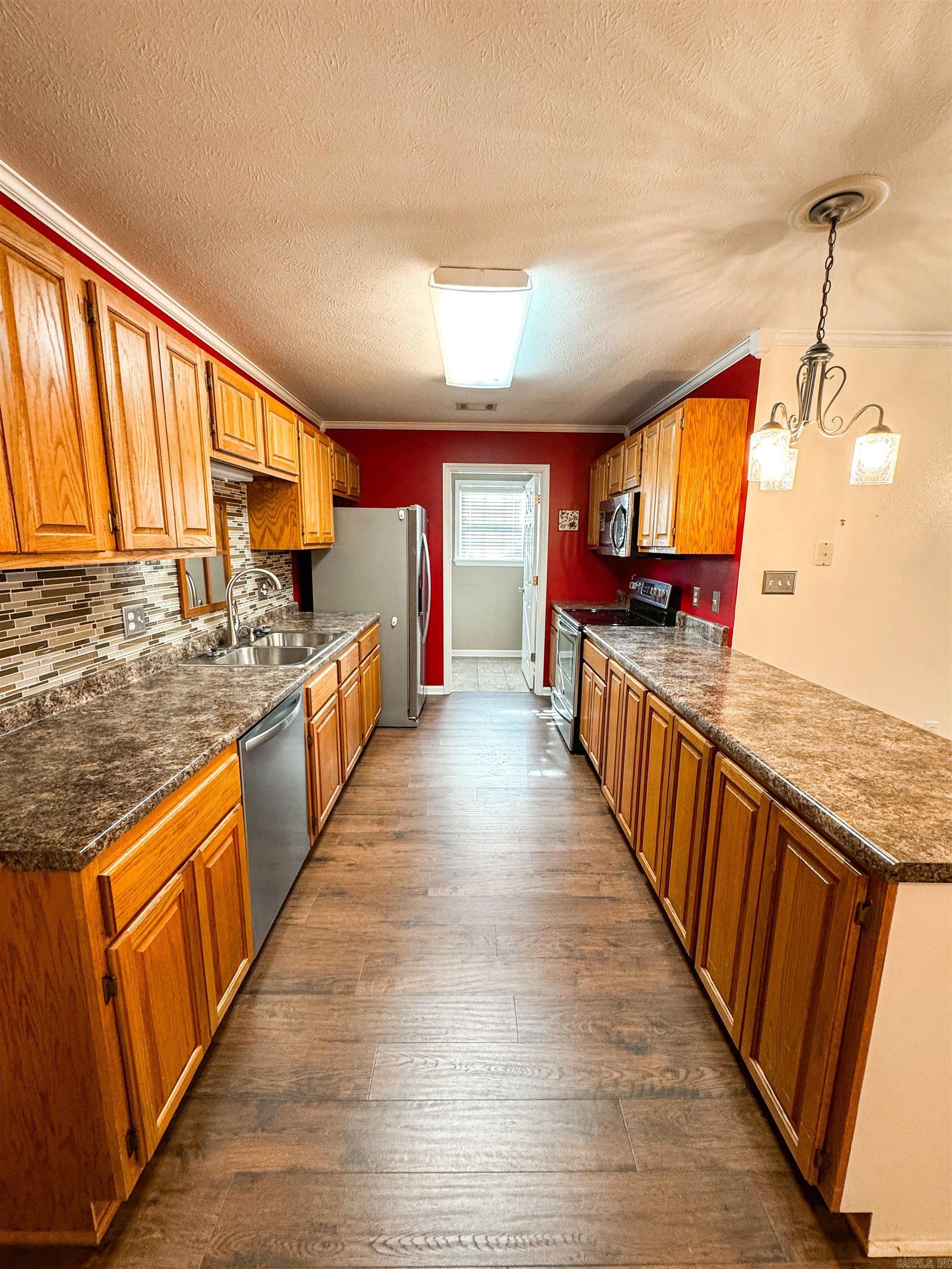 RIVER OAKS TRACE - Residential