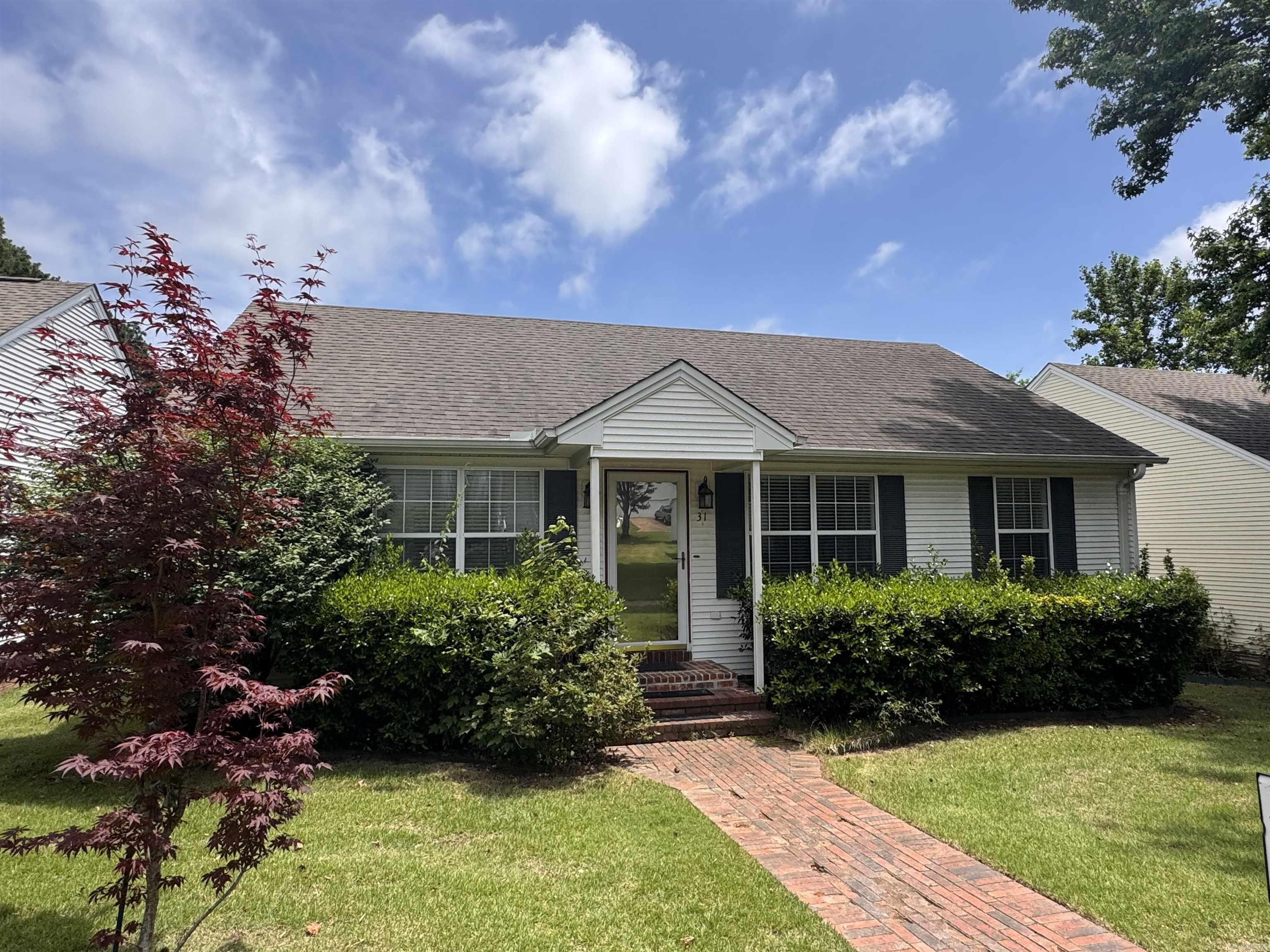 RIVER OAKS TRACE - Residential