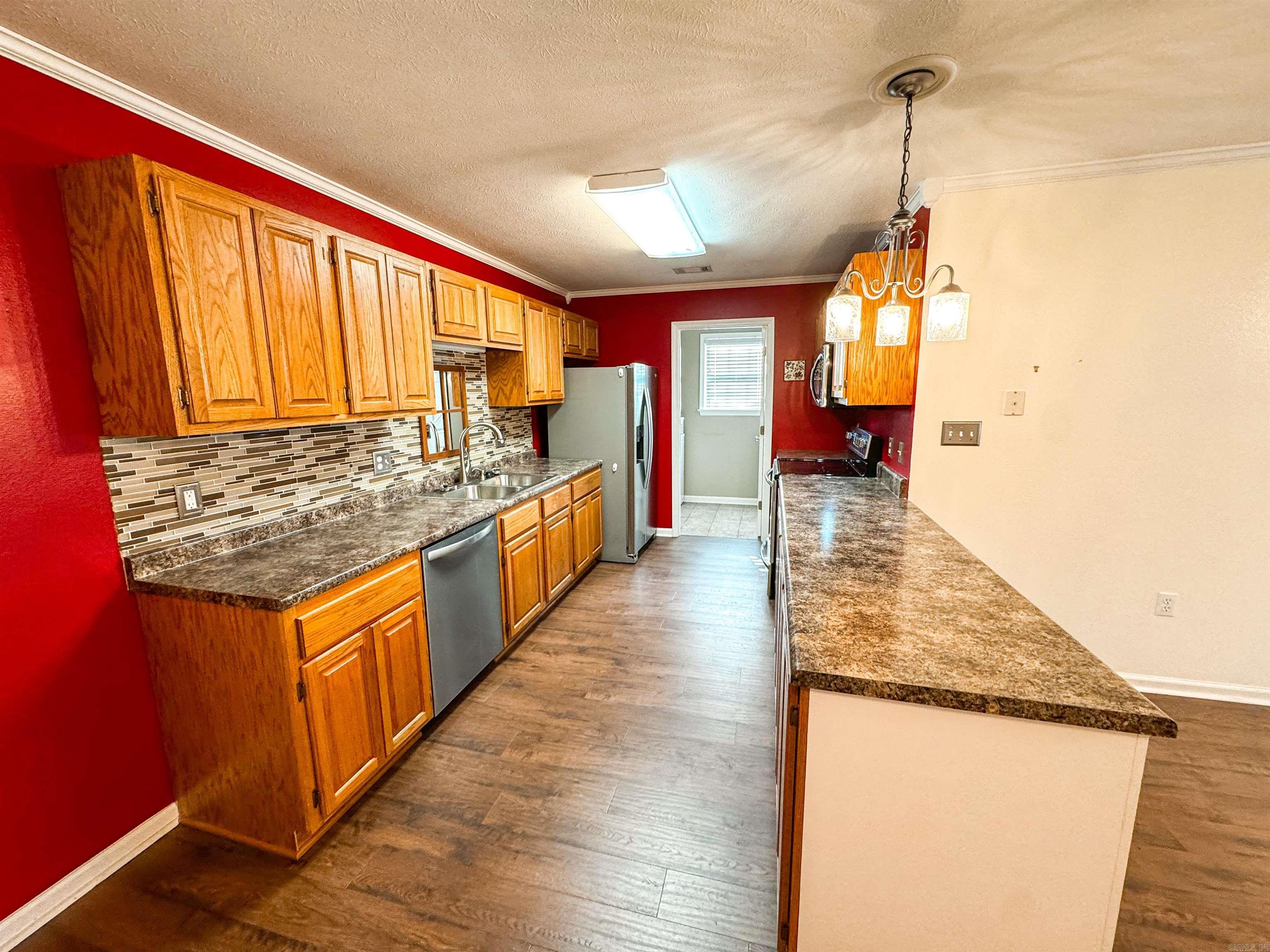 RIVER OAKS TRACE - Residential