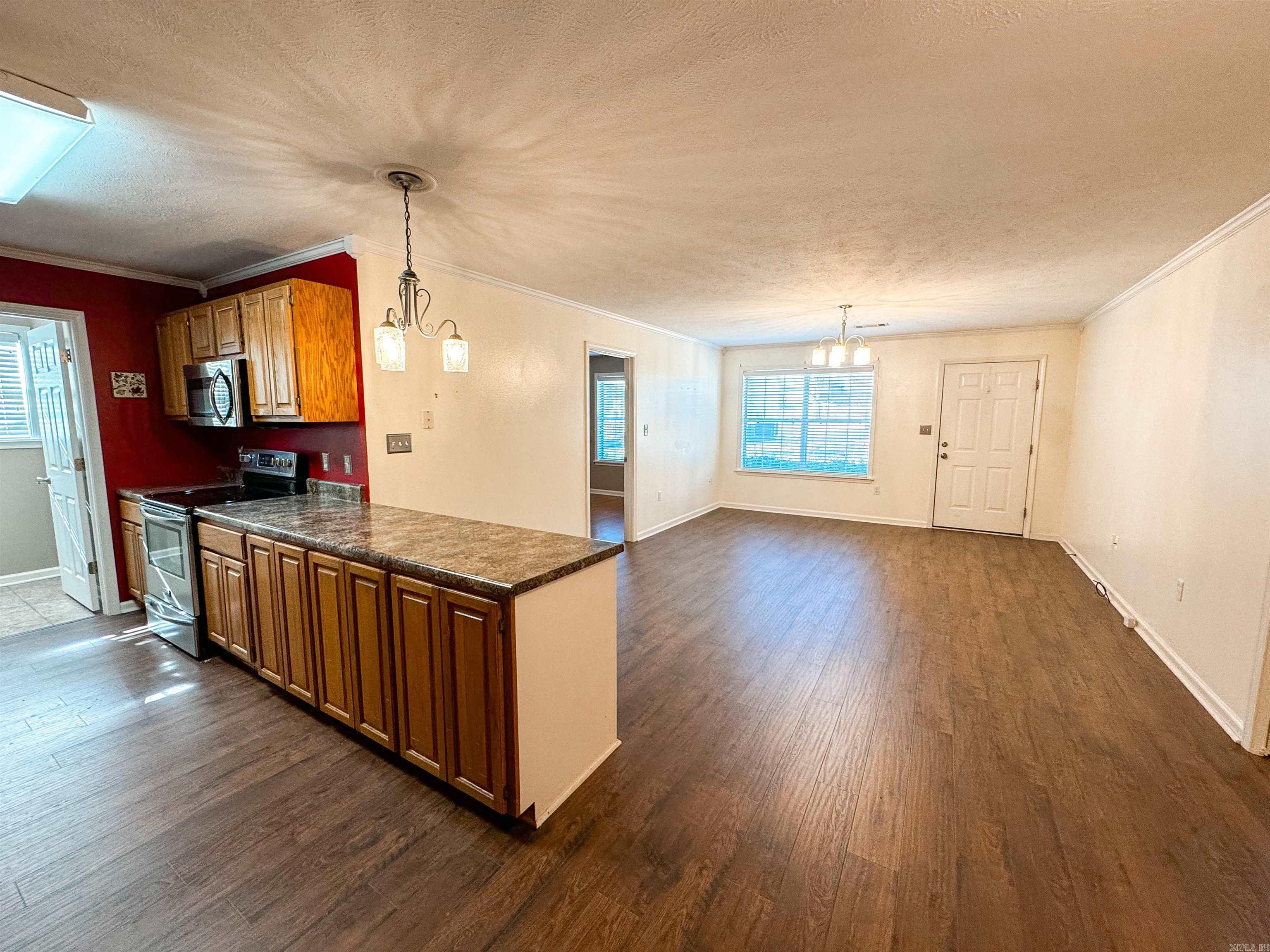 RIVER OAKS TRACE - Residential