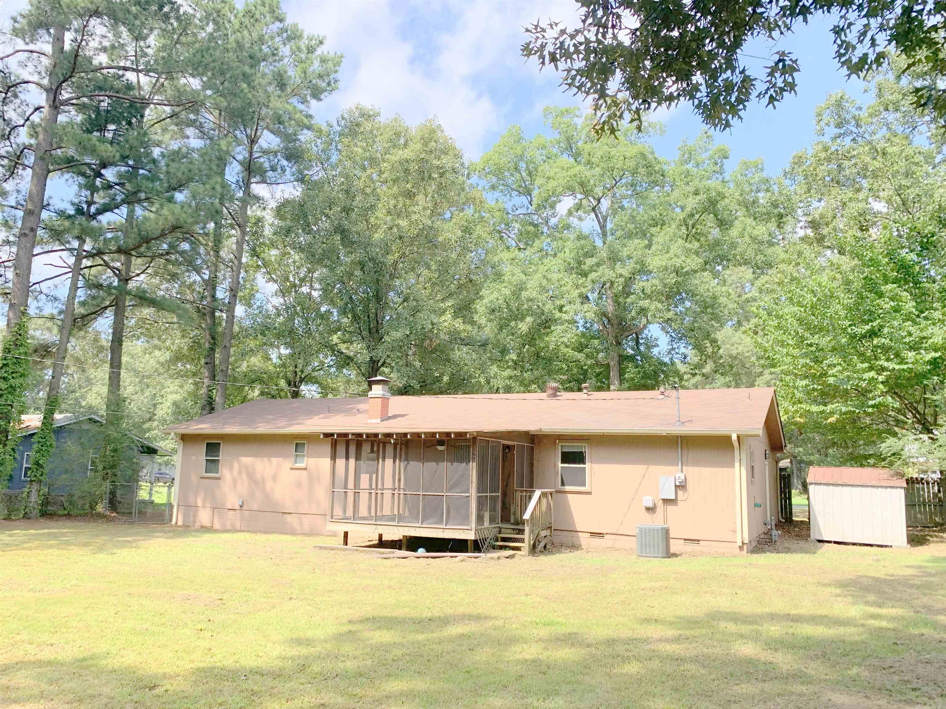 ARBOR OAKS - Residential