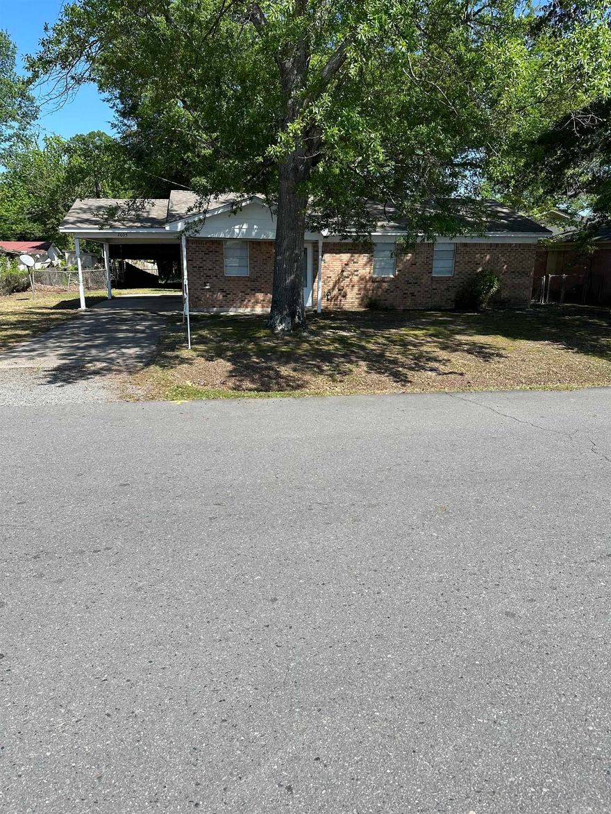 Welcome to this beautifully updated 3-bedroom, 1-bathroom home! Conveniently located close to everything, this property offers modern amenities and a prime location. Step inside to discover a fully updated interior with a spacious layout, perfect for comfortable living. The kitchen boasts sleek countertops, stainless steel appliances, and ample storage space. The bedrooms are generously sized and offer plenty of natural light. Outside, you'll find a lovely yard, ideal for outdoor entertaining. Don't miss out on the opportunity to make this amazing home yours today. Schedule a showing before it's gone!