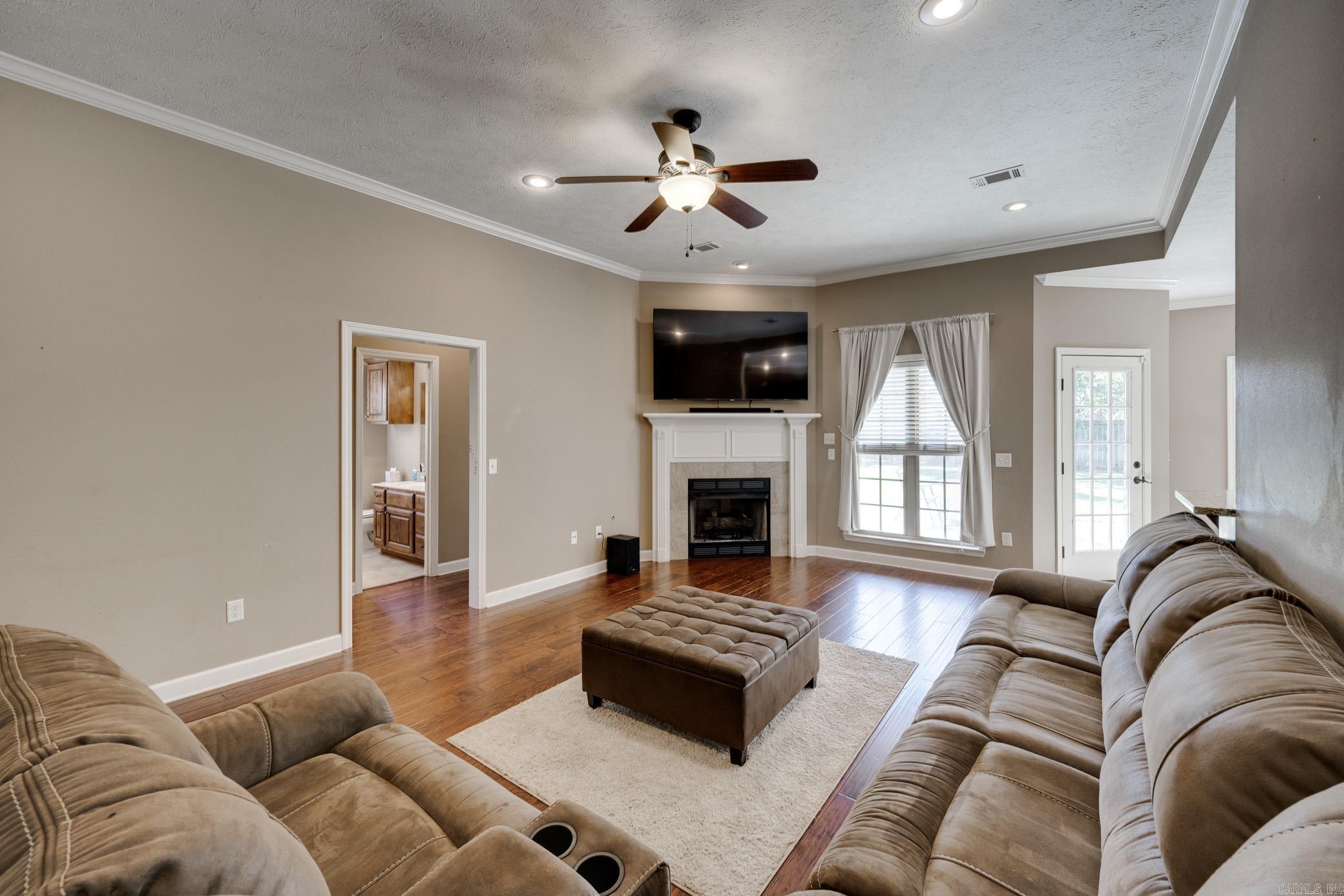 SPRING VALLEY - Residential