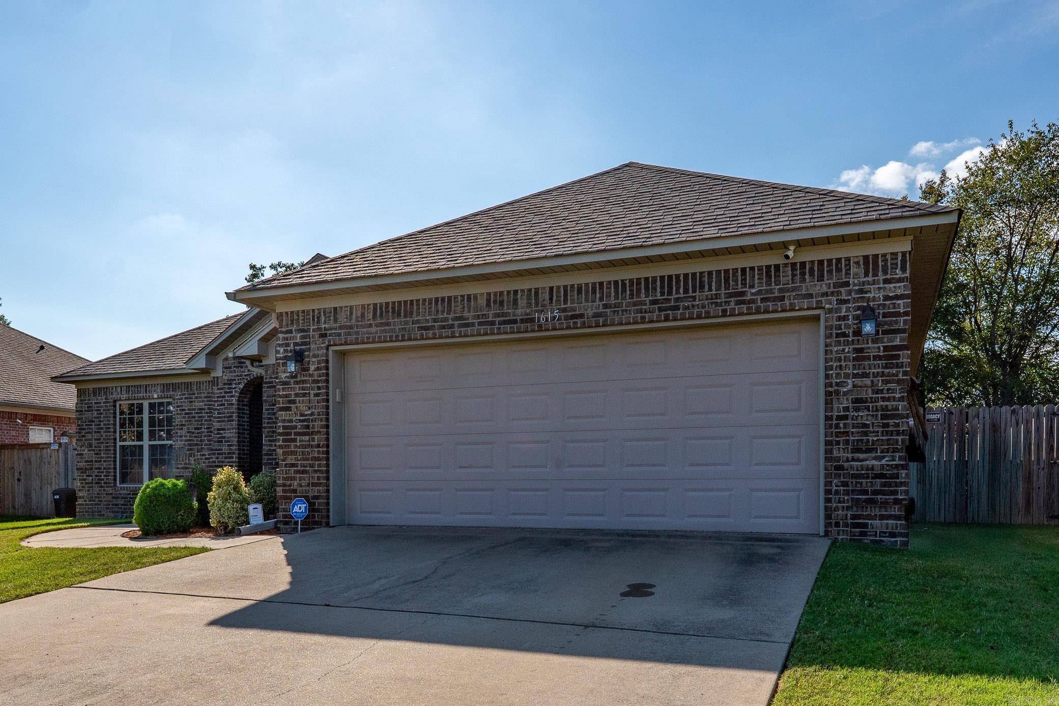 SPRING VALLEY - Residential
