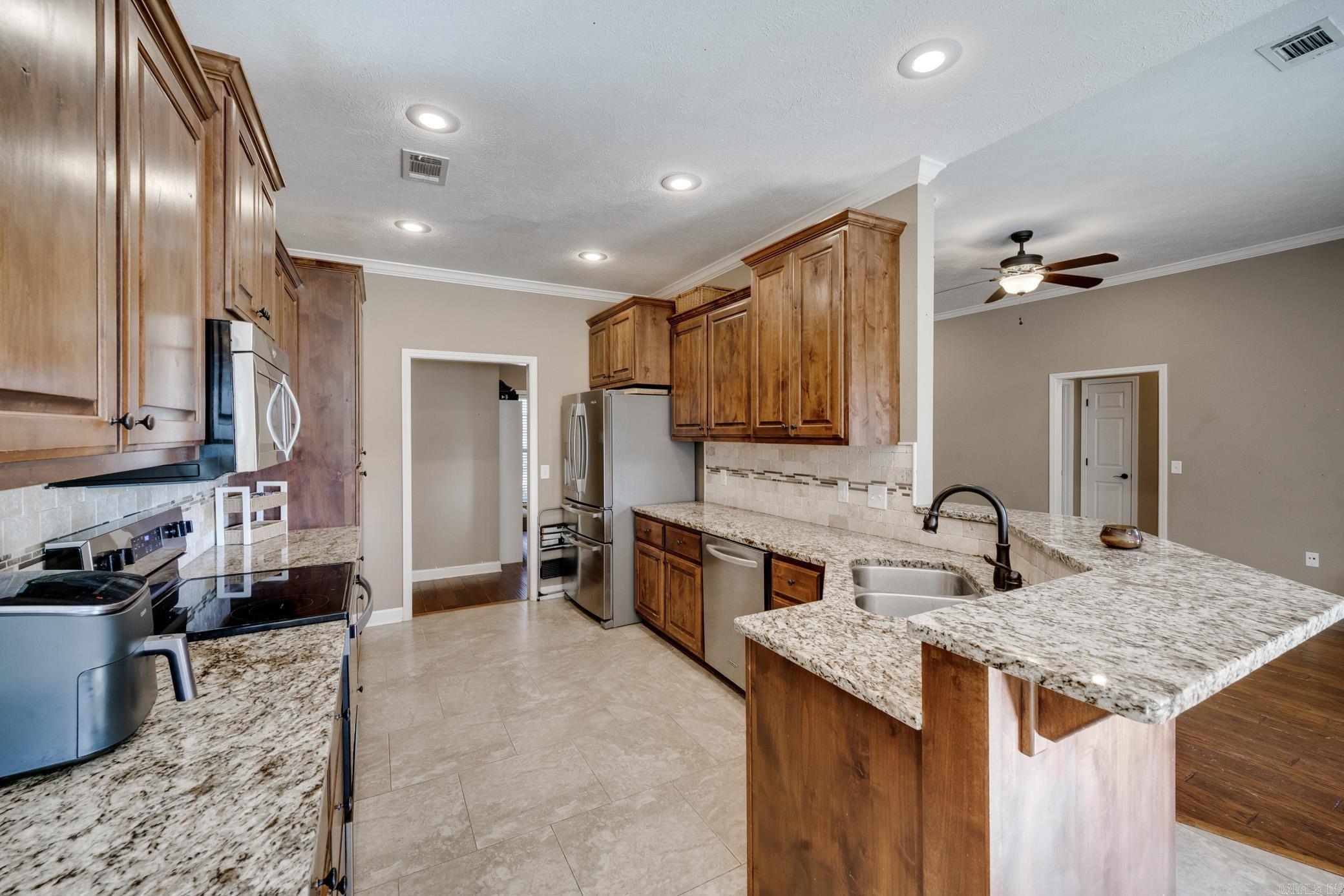 SPRING VALLEY - Residential