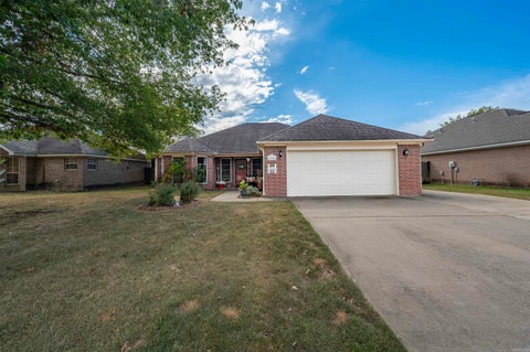 Photo of 2255 Landover Trail, Conway, AR 72032 (MLS # 26042777)