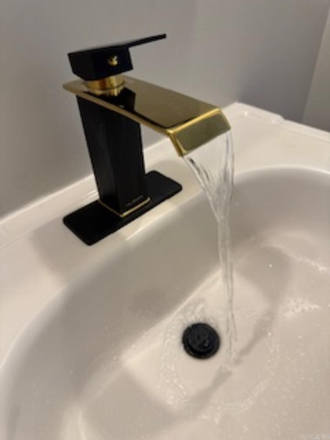 PINE HILLS - Residential