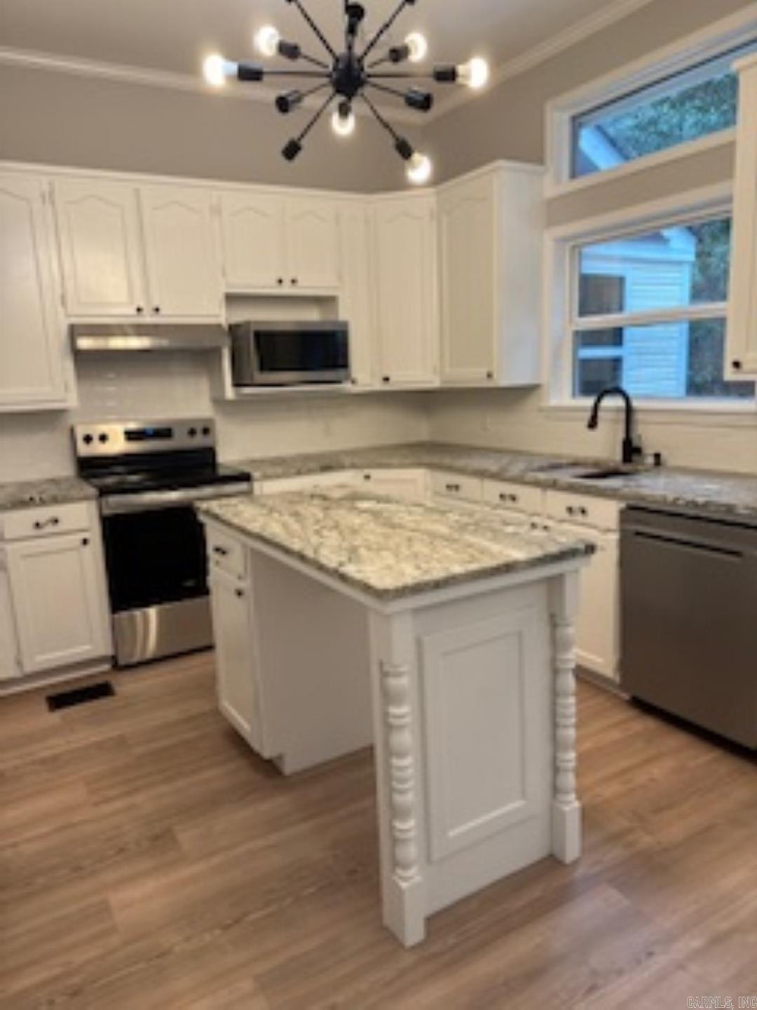 PINE HILLS - Residential