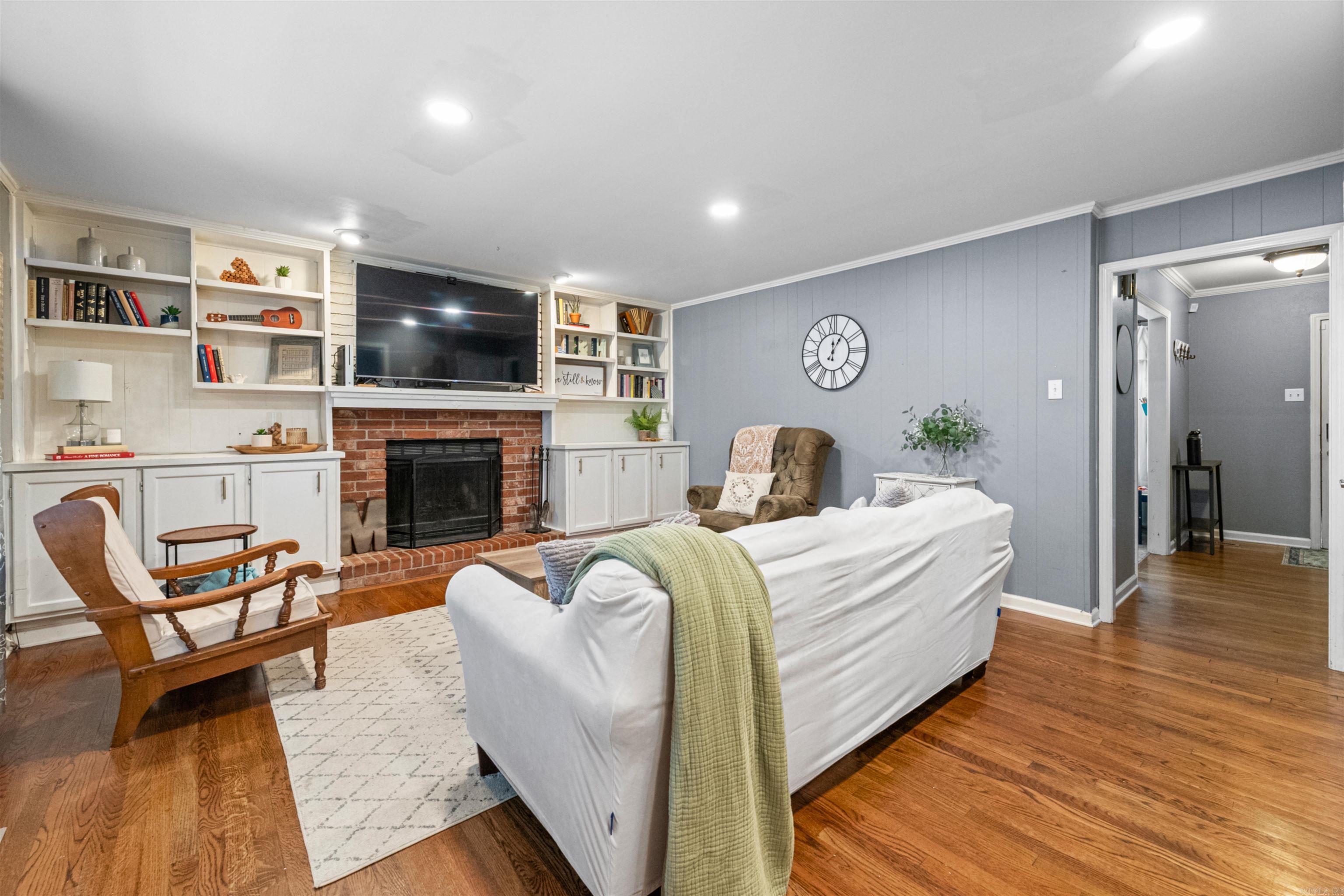 LUDINGTON HGTS - Residential