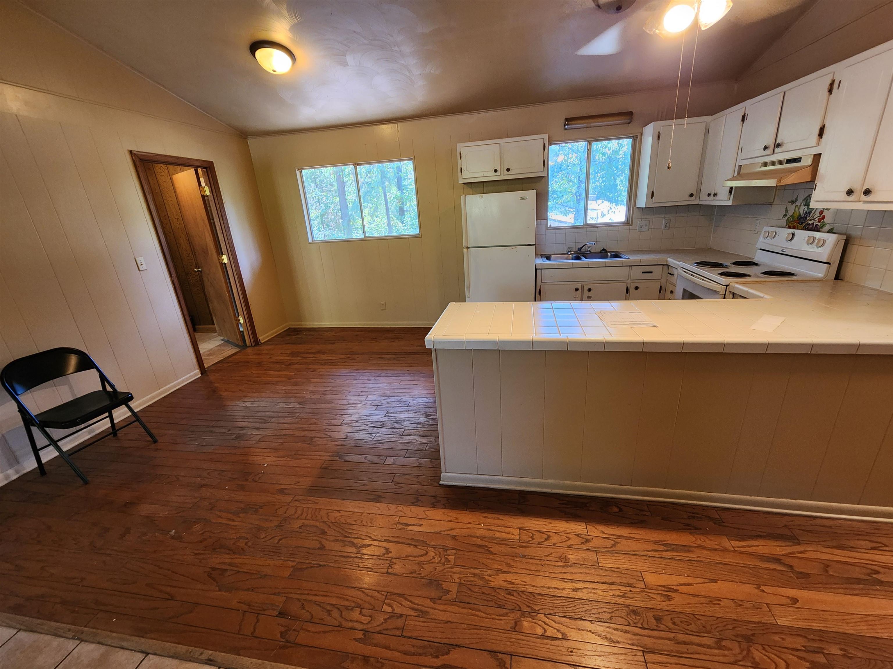 Navajo Second - Residential
