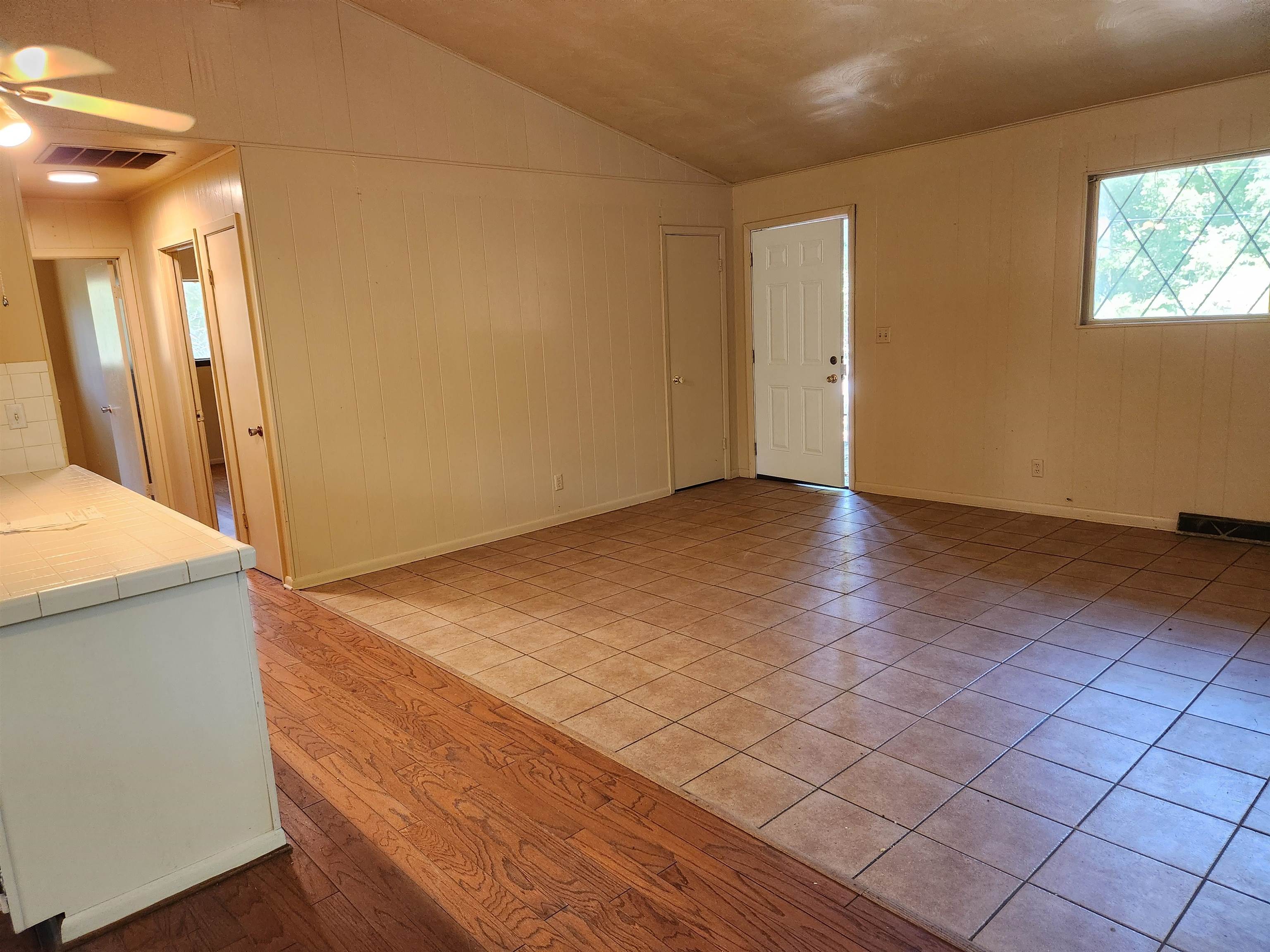 Navajo Second - Residential