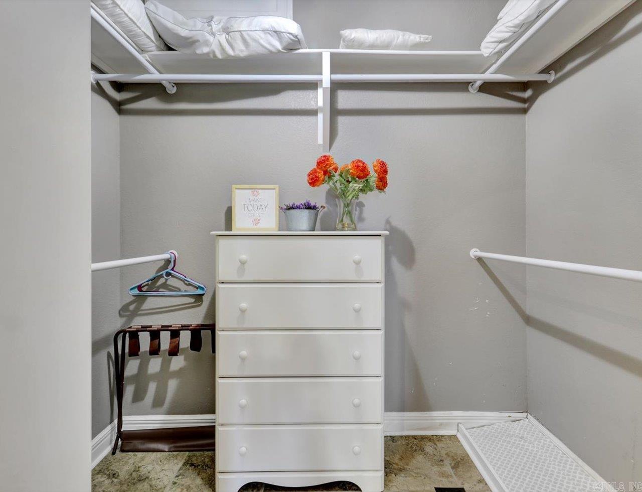 LAKE CATHERINE IND. ESTATES - Residential