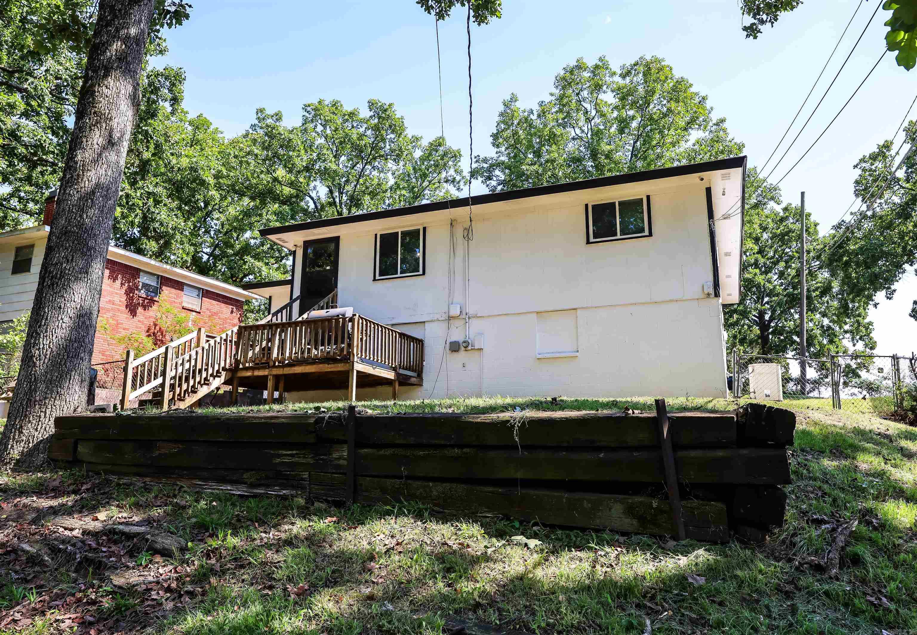 ARROW HEAD MANOR - Residential